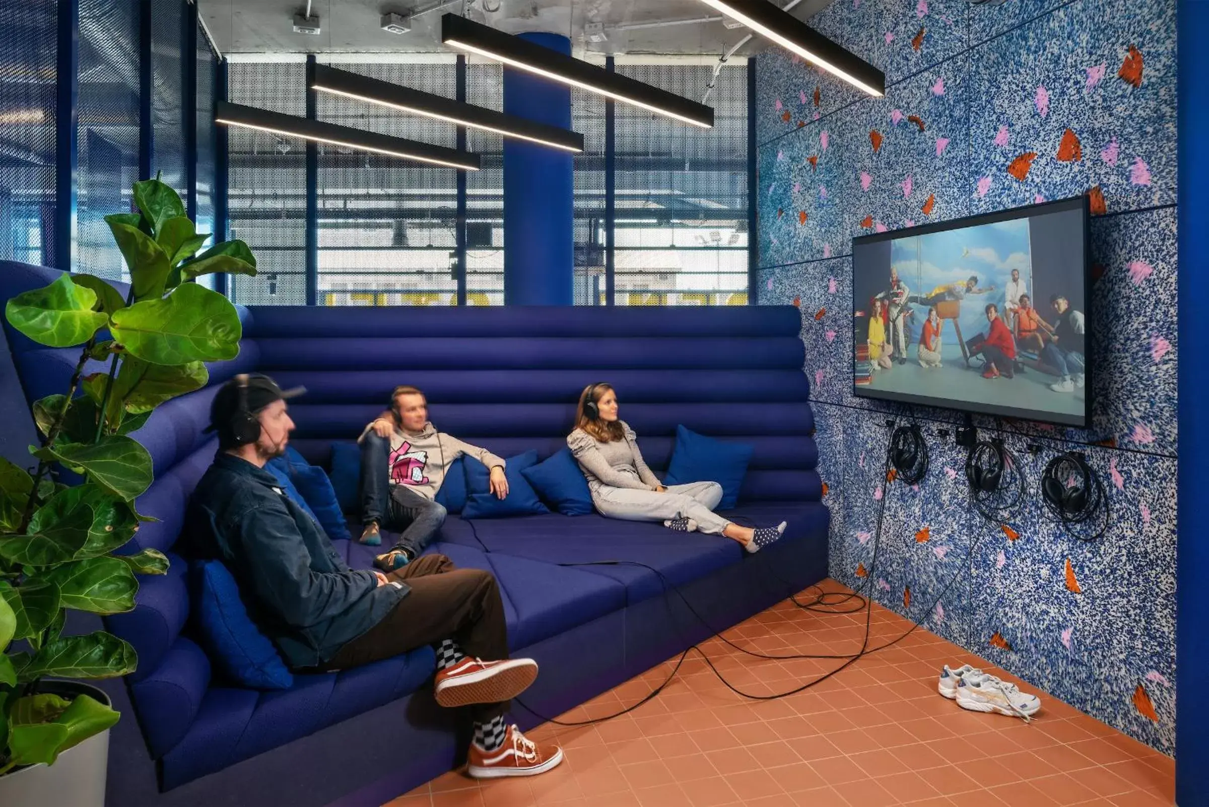 Communal lounge/ TV room in The Social Hub Delft