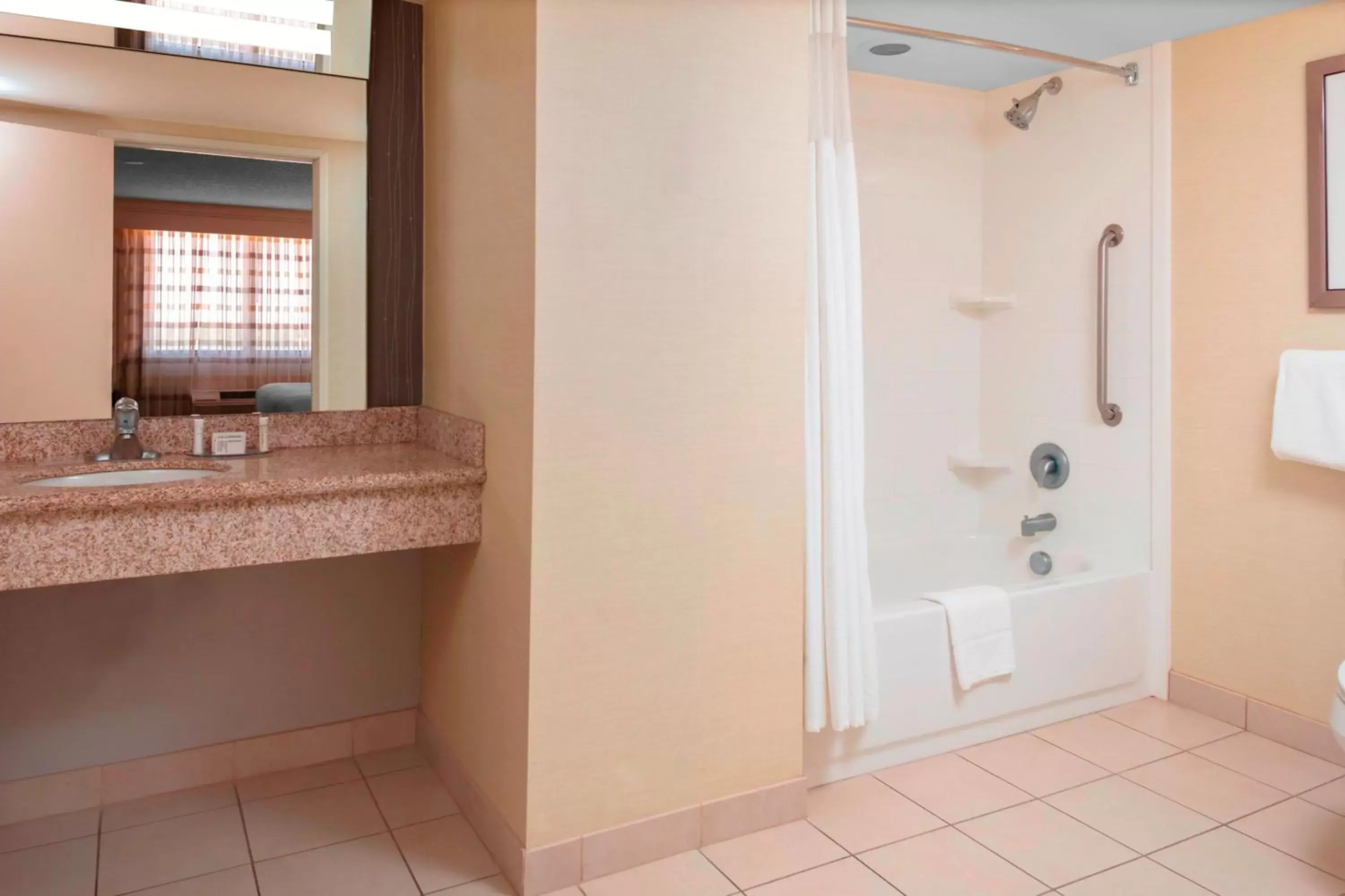 Bathroom in Courtyard by Marriott Killeen