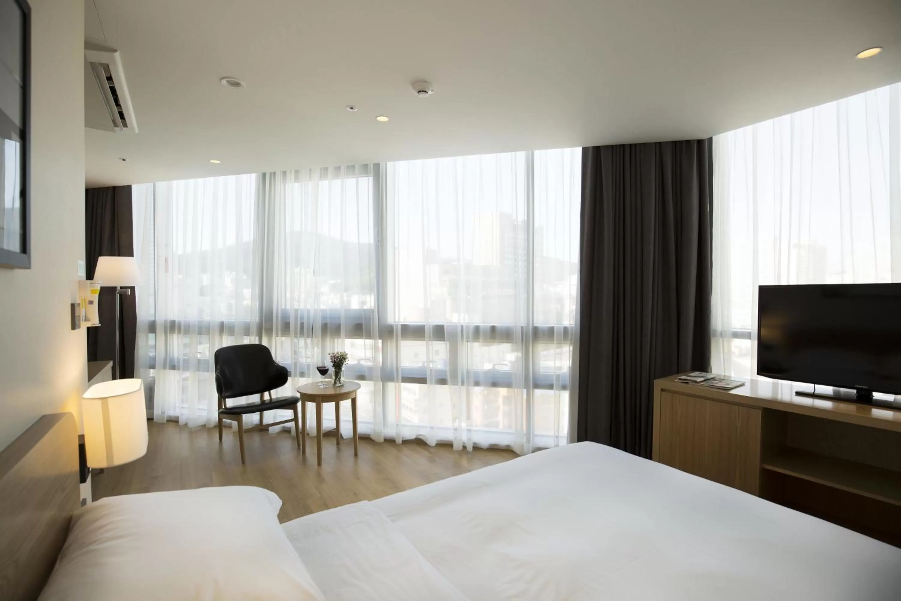 Shower, Bed in Best Western Haeundae Hotel