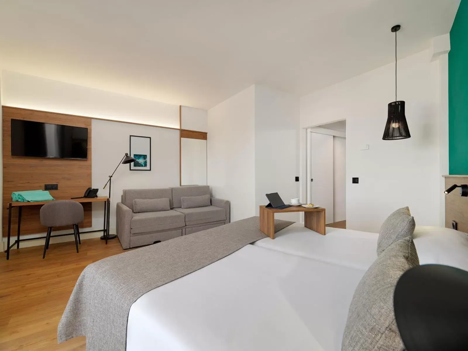 Photo of the whole room, Bed in FERGUS Puerto de la Cruz Photo of the whole room, Bed in FERGUS Puerto de la Cruz