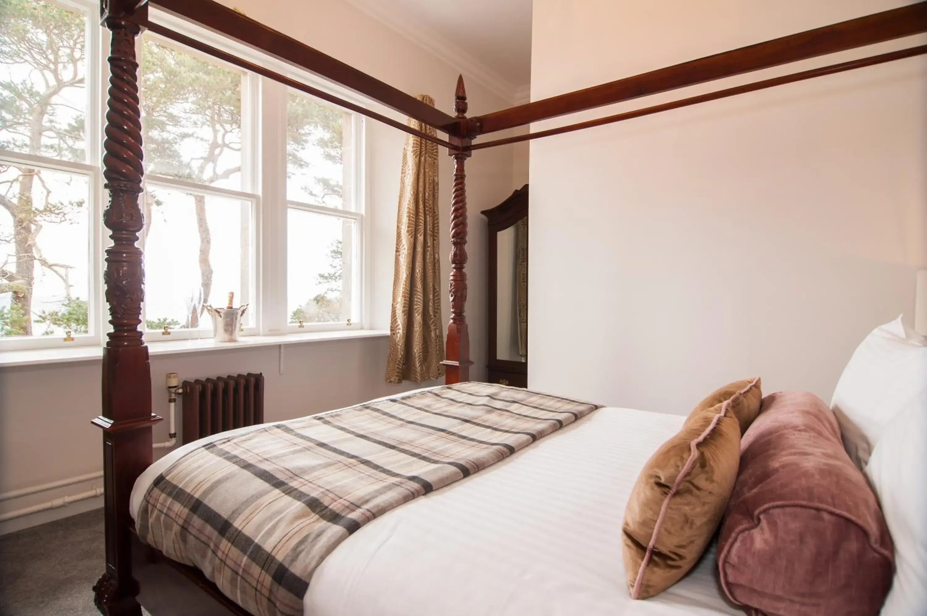 Bedroom, Bed in Invernairne Guest House