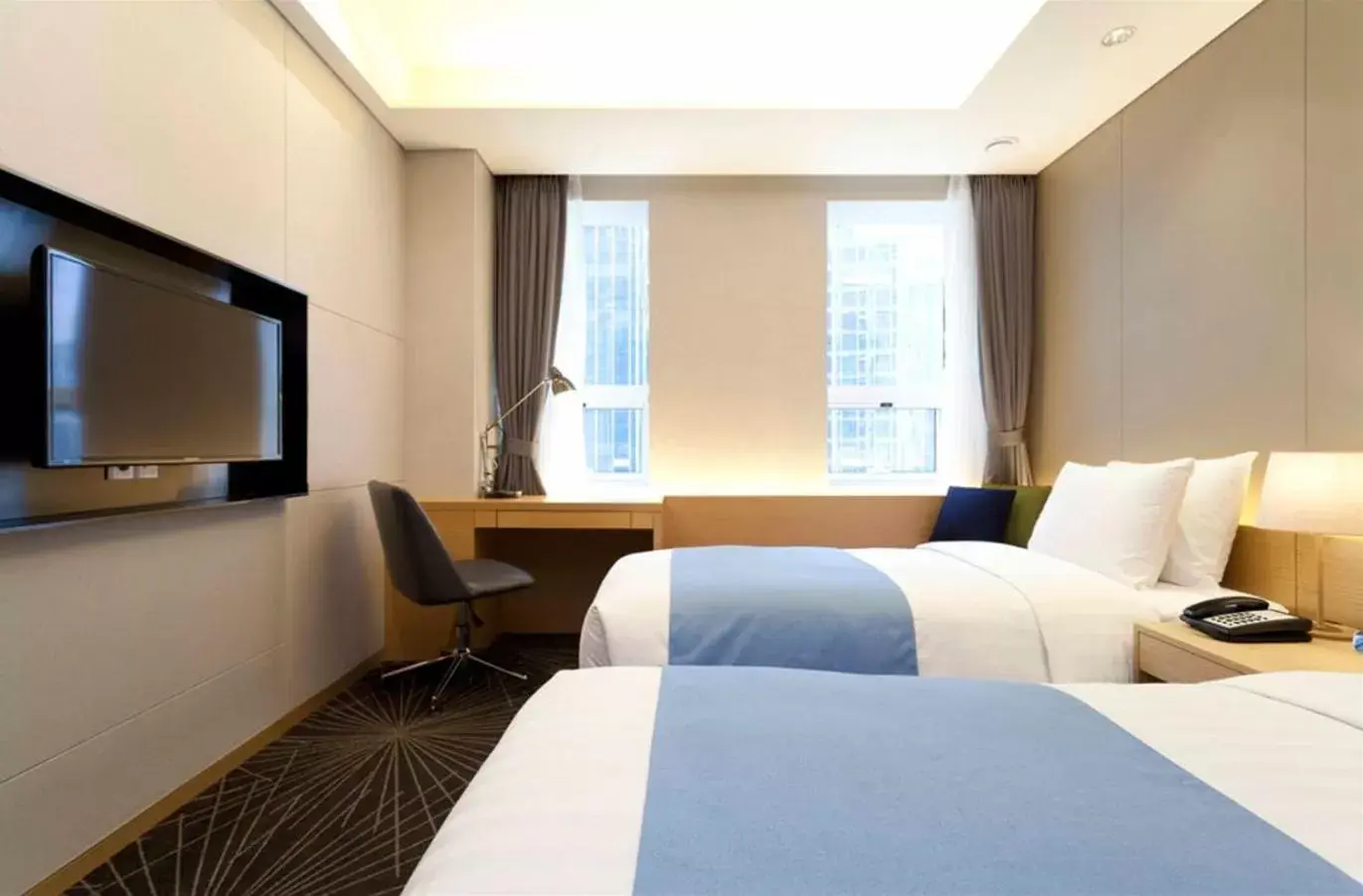 Photo of the whole room, Bed in Days Hotel by Wyndham Seoul Myeongdong