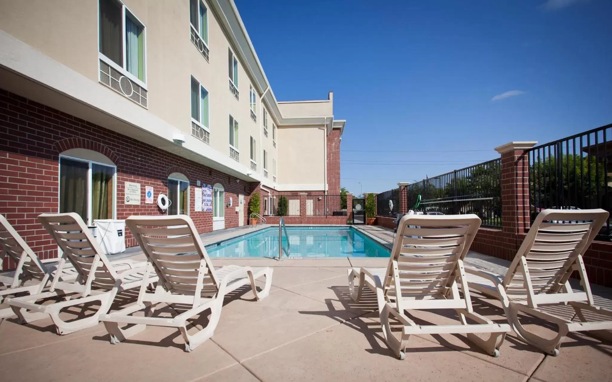 Swimming Pool in Holiday Inn Express & Suites Sacramento NE Cal Expo, an IHG Hotel