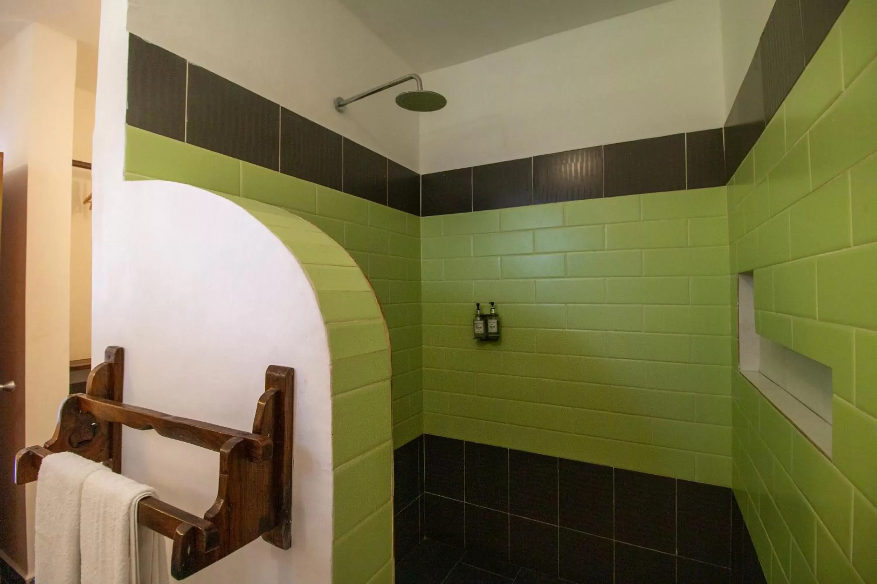 Shower, Bathroom in Tanzanite Beach Resort