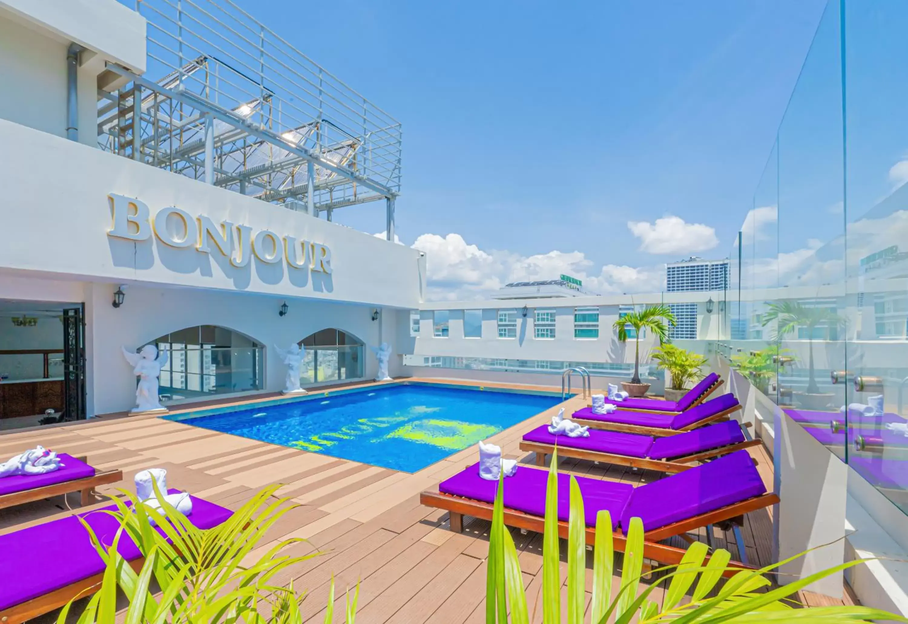 Swimming Pool in Bonjour Nha Trang Hotel