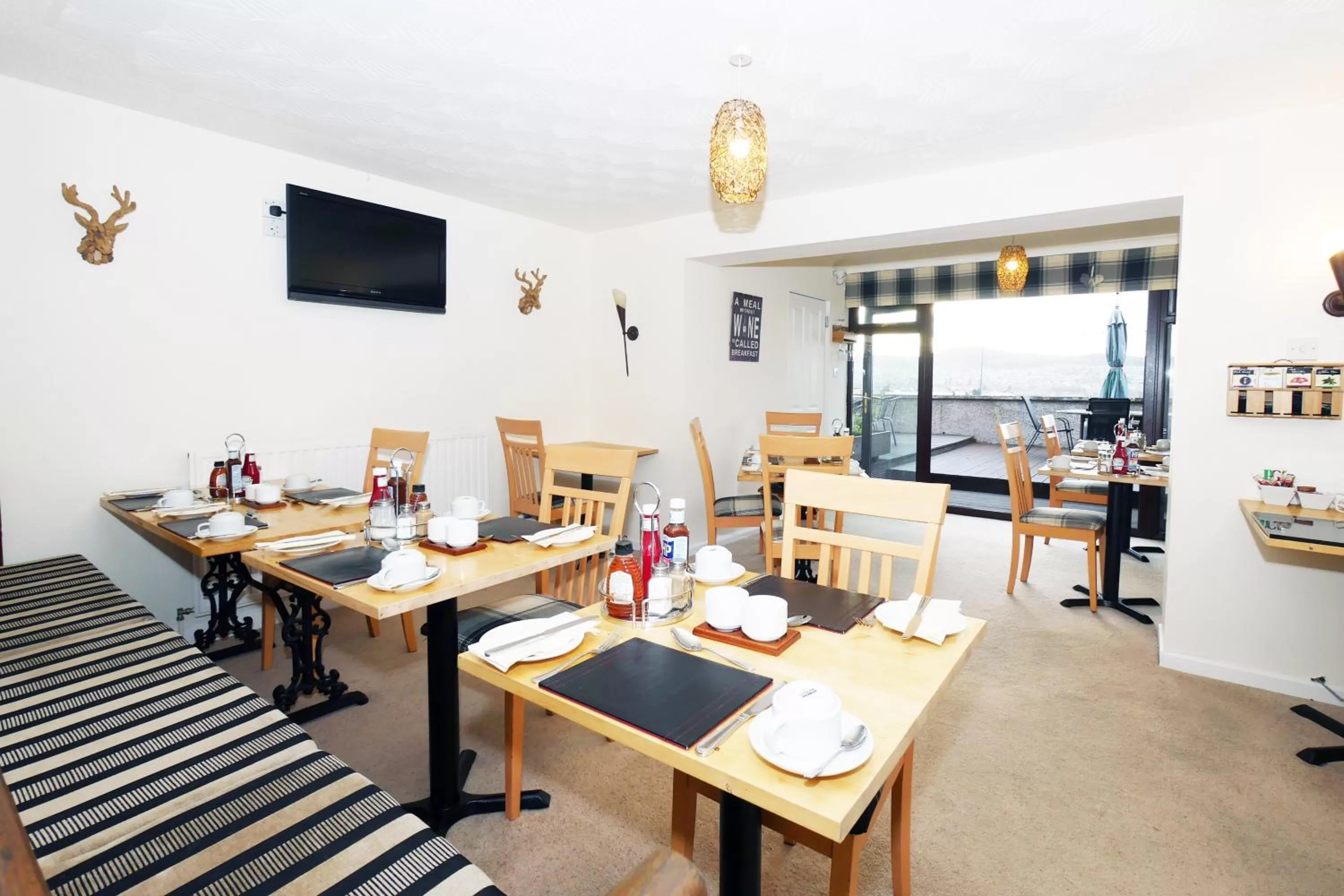 Restaurant/places to eat in Ardentorrie Guest House