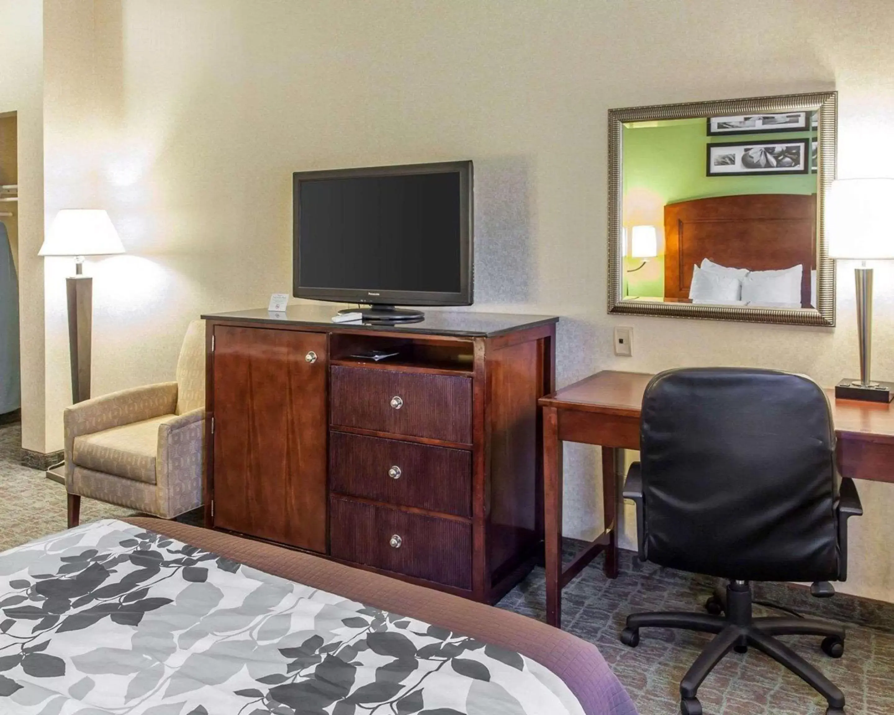 Photo of the whole room, TV/Entertainment Center in Sleep Inn & Suites near Joint Base Andrews-Washington Area
