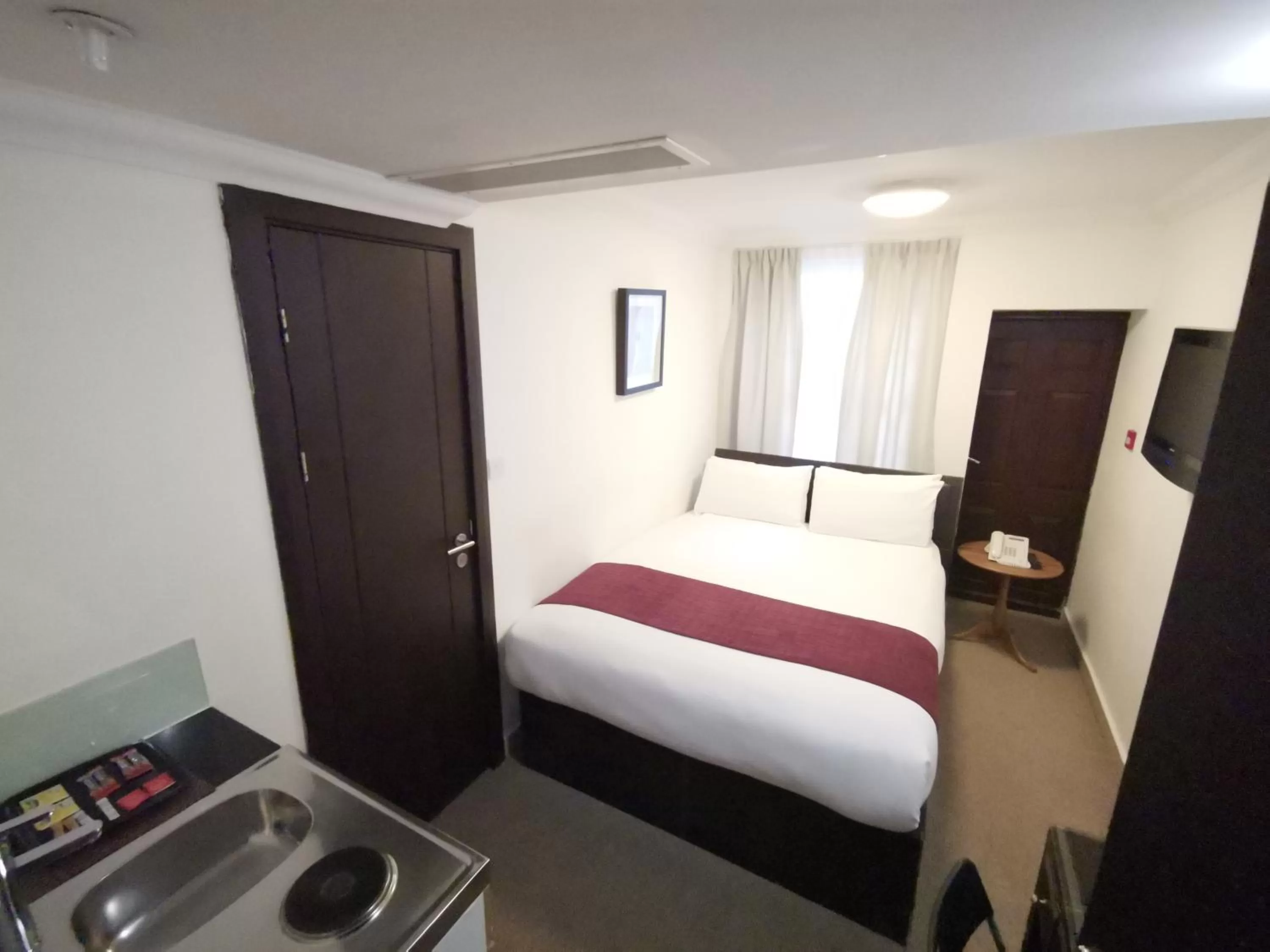 Photo of the whole room, Bed in The Royale Chulan Hyde Park Hotel