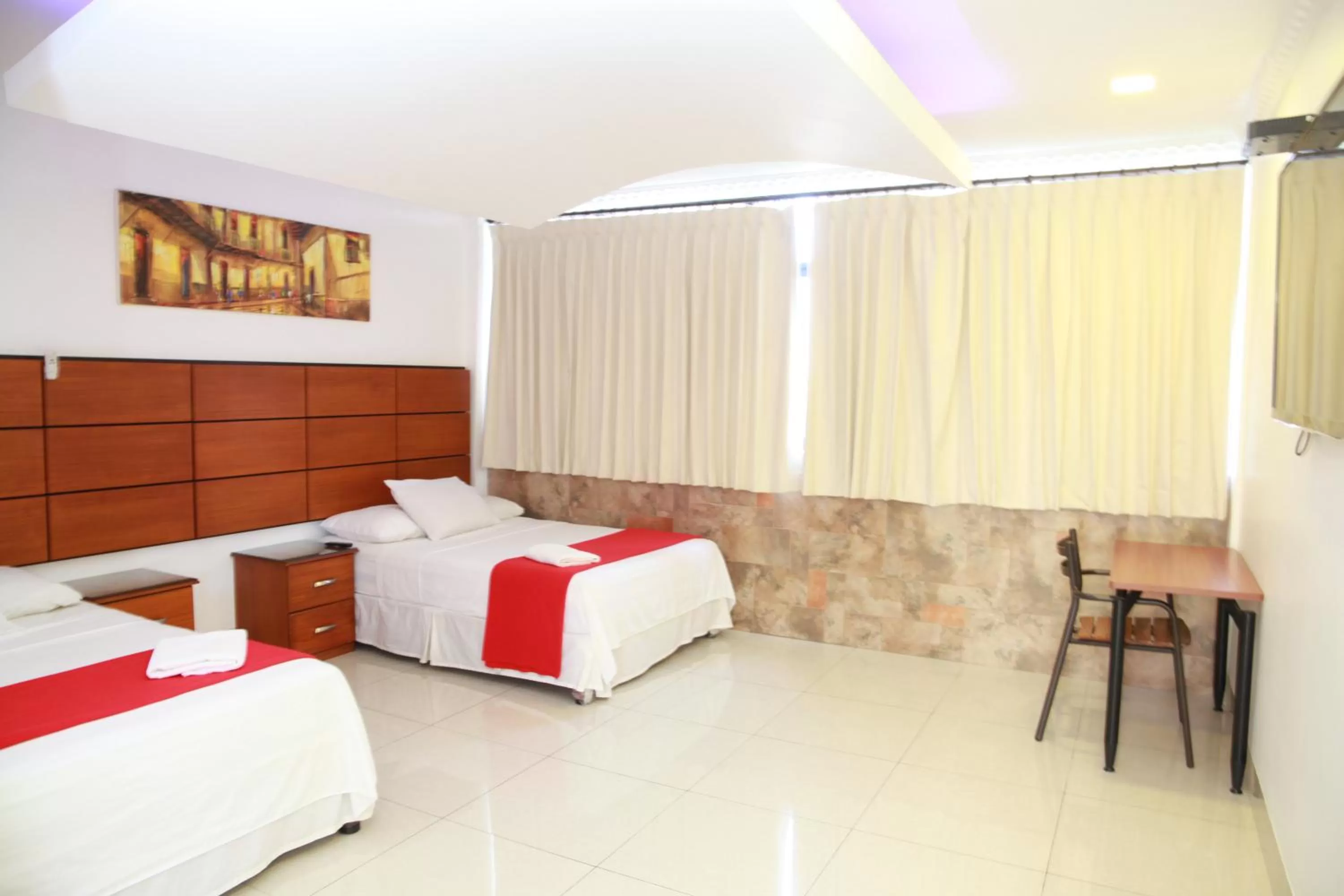 Photo of the whole room, Bed in Hotel Apart Guayaquil Aeropuerto