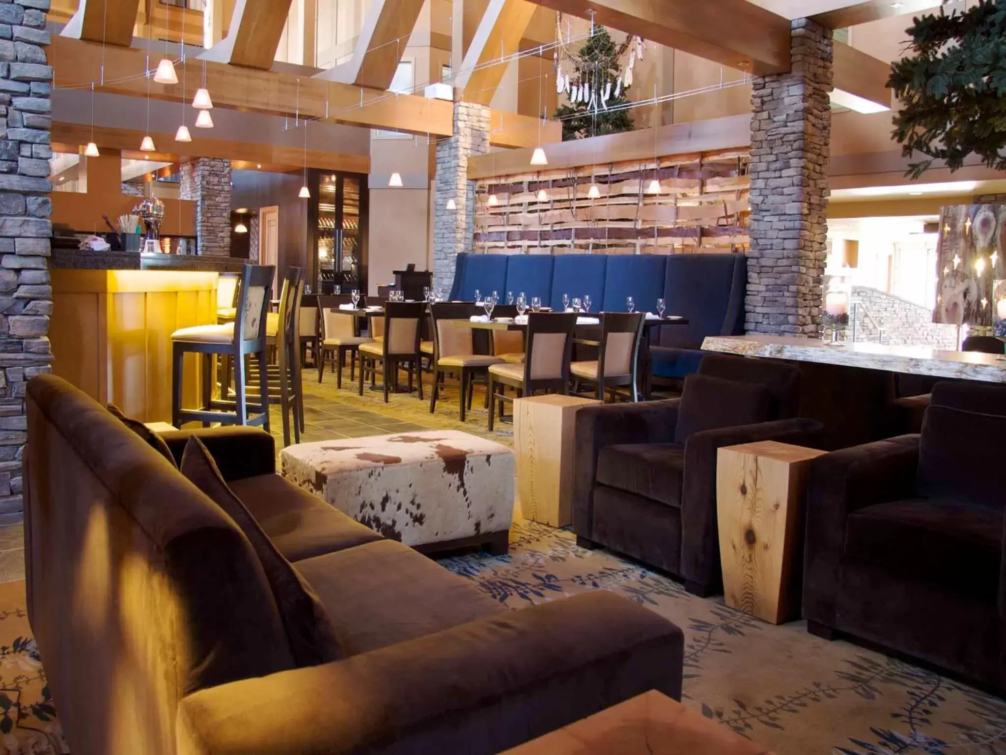 Restaurant/places to eat, Lounge/Bar in Sawridge Inn and Conference Centre Edmonton South