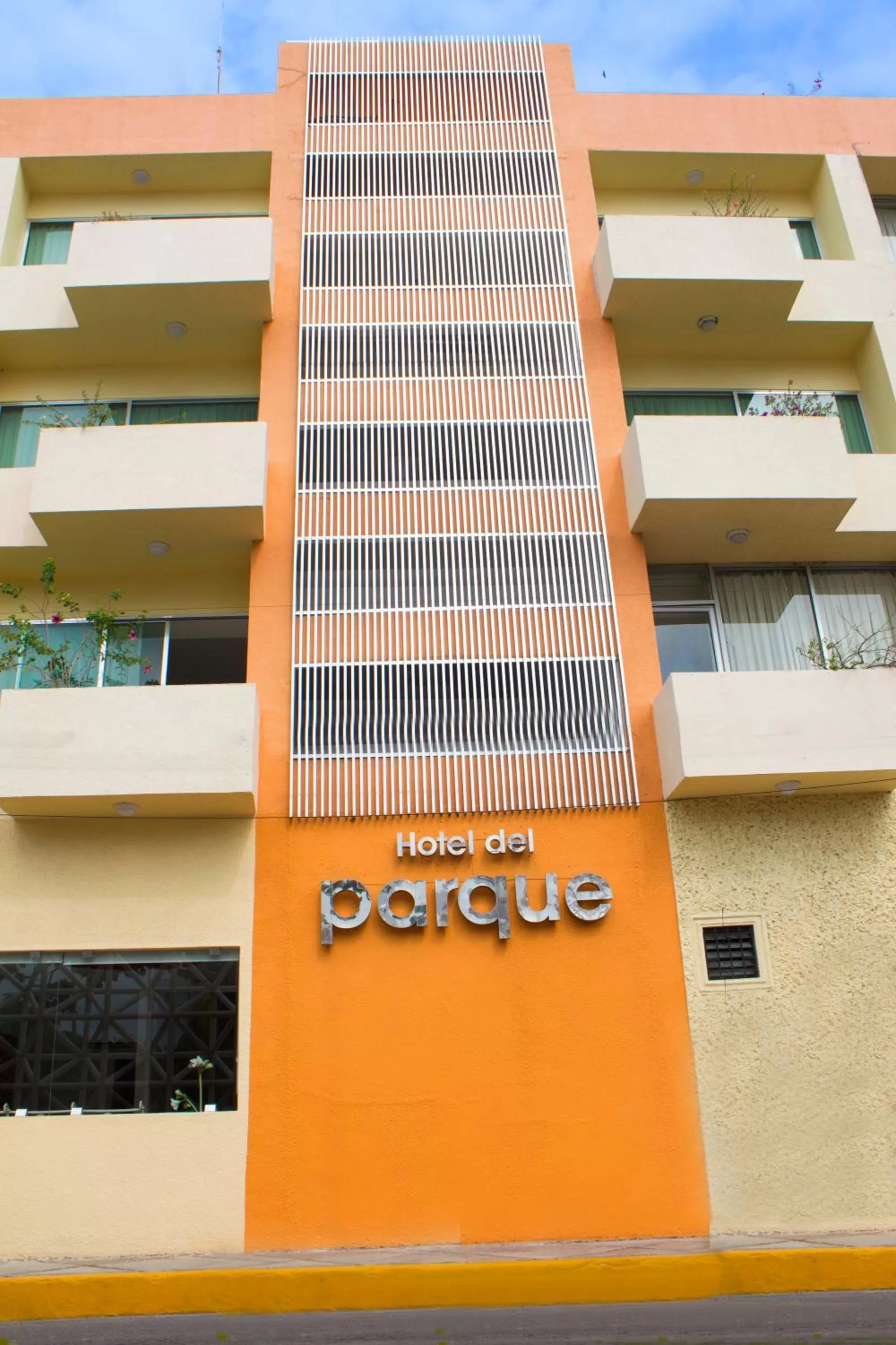 Facade/entrance in Hotel del Parque