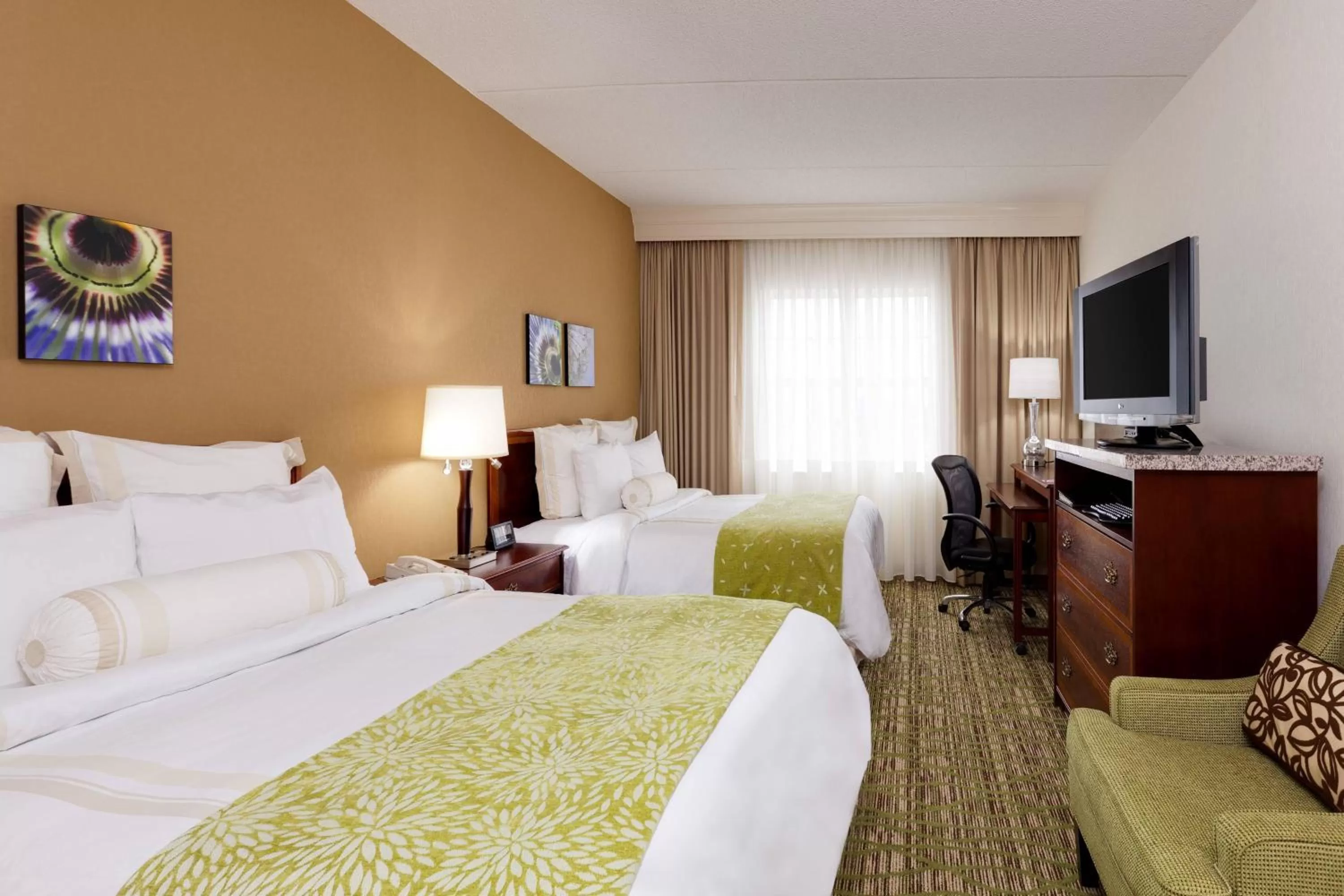 Concierge Level Queen Room with Two Queen Beds in Chicago Marriott Midway
