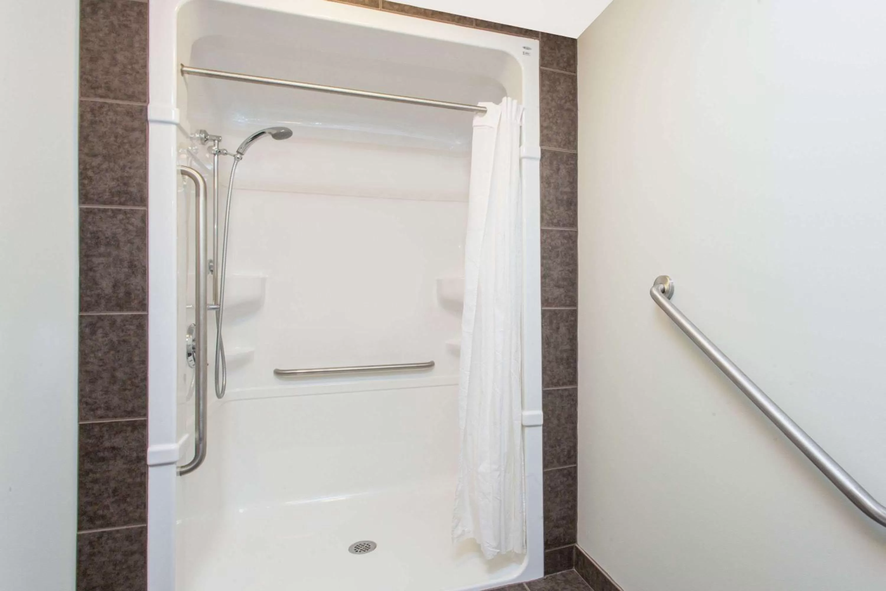 Bathroom in Super 8 by Wyndham Red Lake ON
