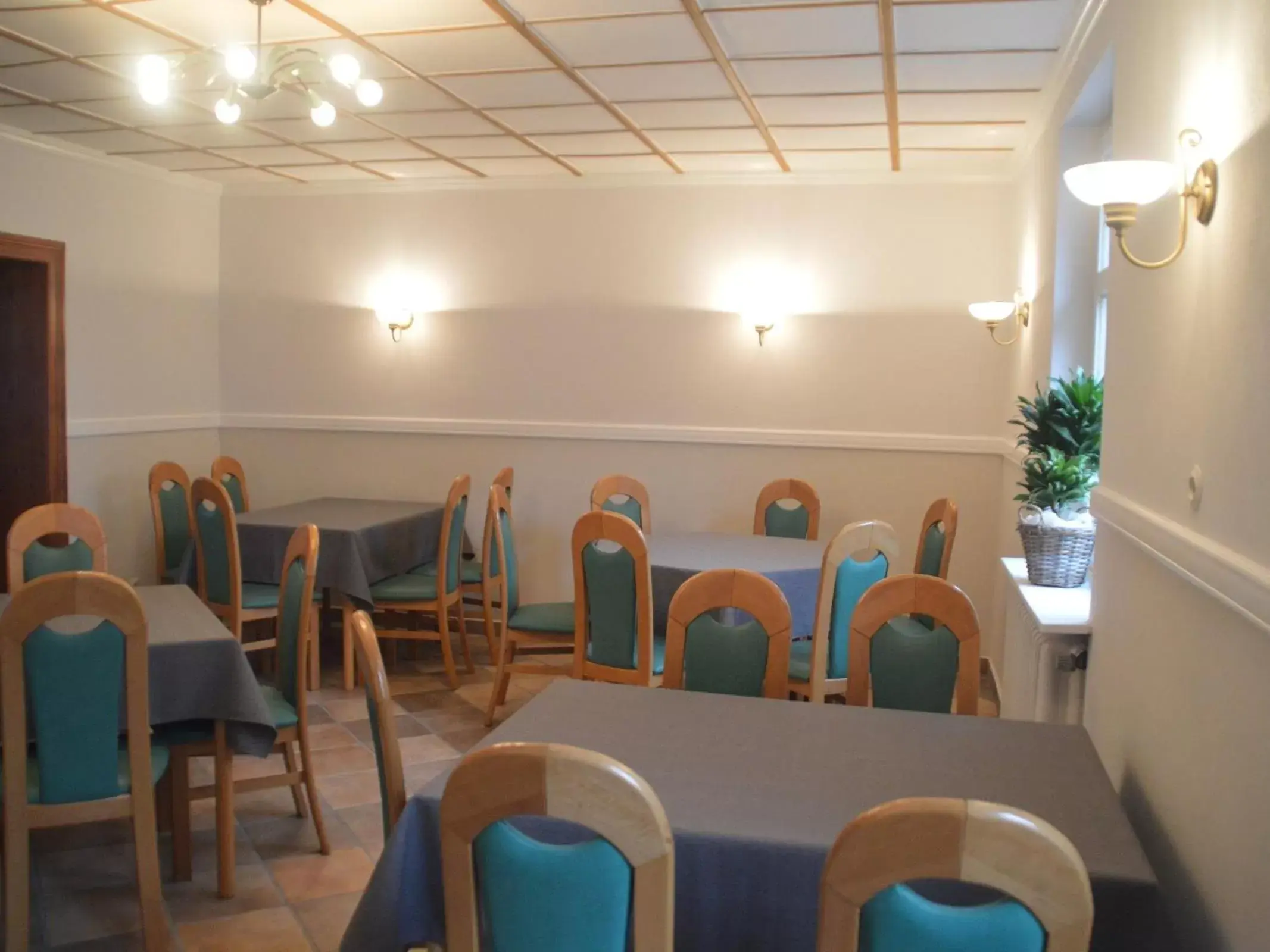 Dining area in Zum Weserdampfschiff Dining area in Zum Weserdampfschiff