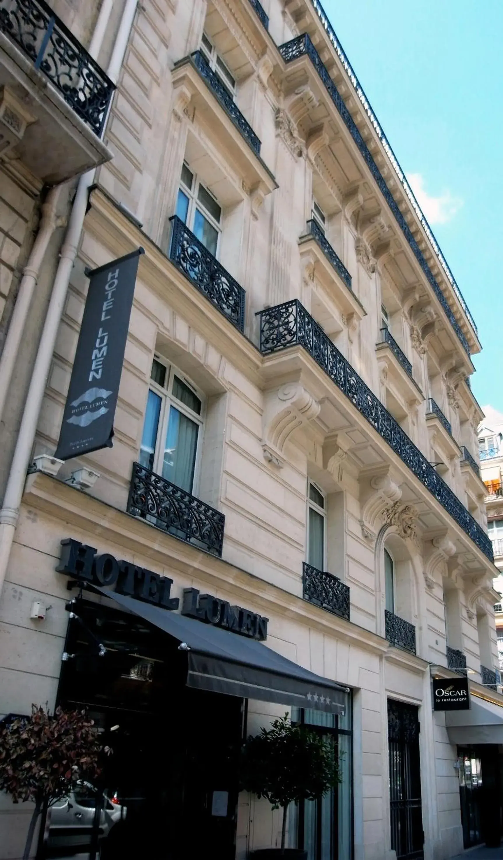 Facade/entrance, Property Building in Hotel Lumen Paris Louvre