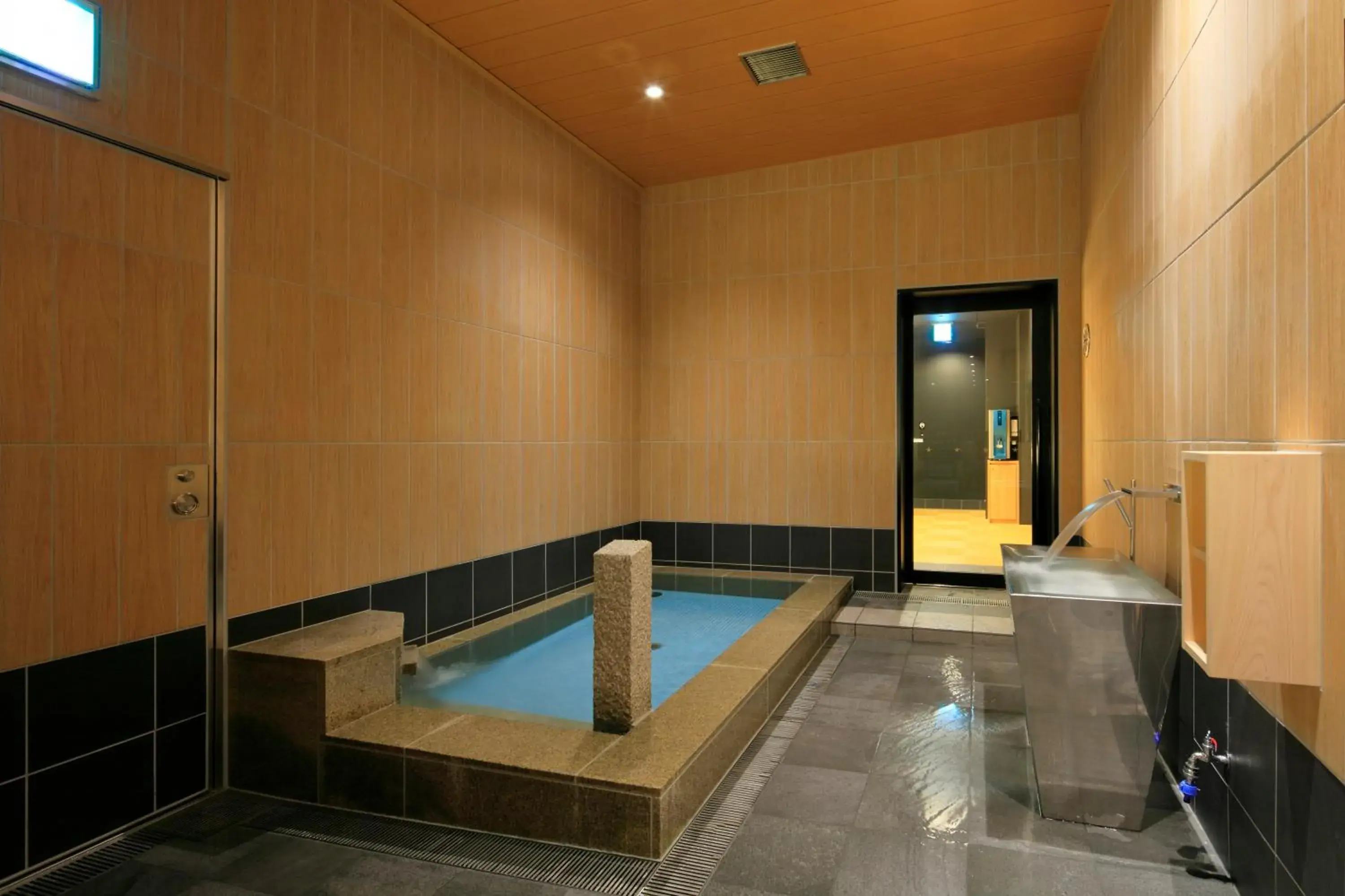 Public Bath, Swimming Pool in The Singulari Hotel & Skyspa at Universal Studios Japan