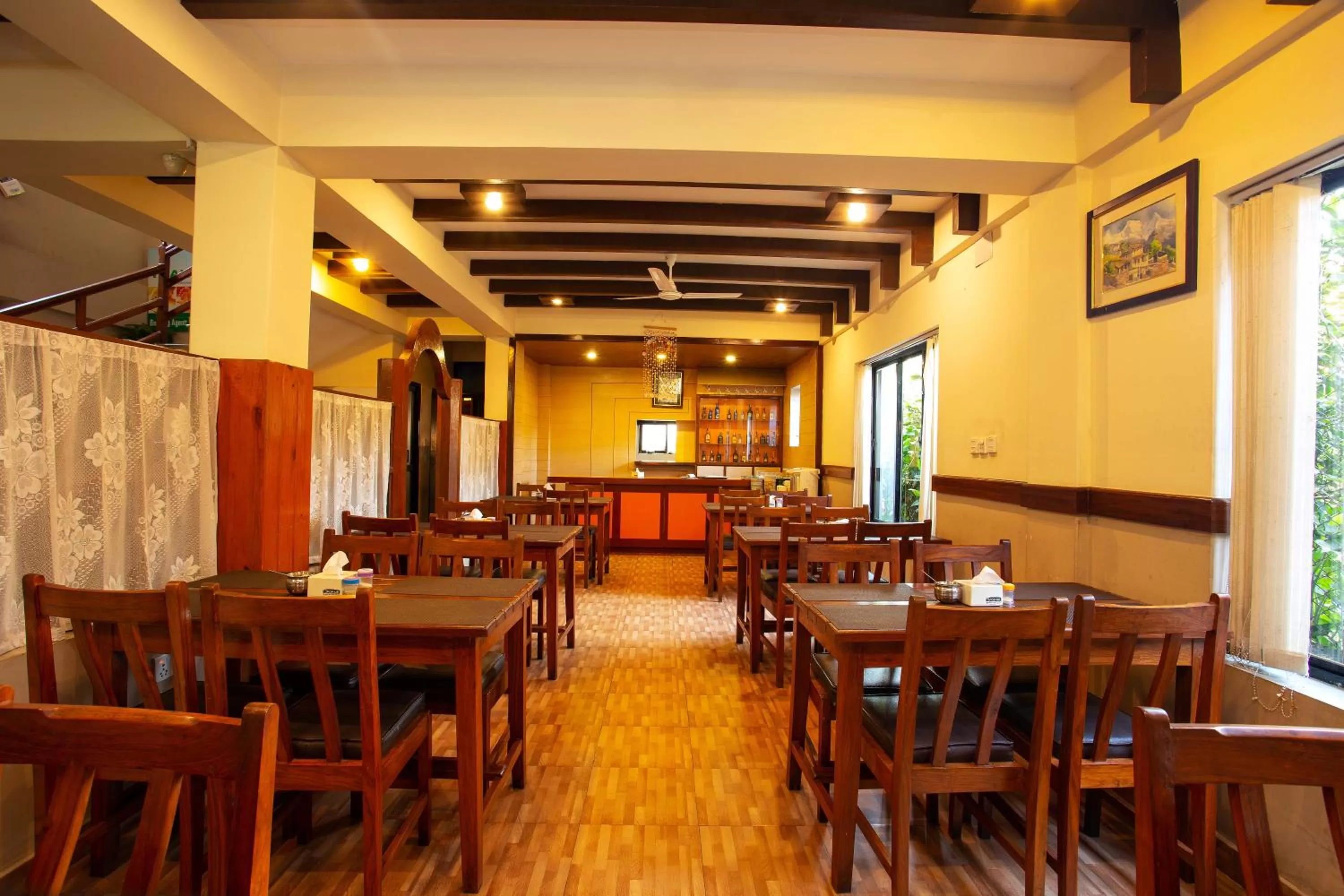 Restaurant/places to eat in Hotel Orchid