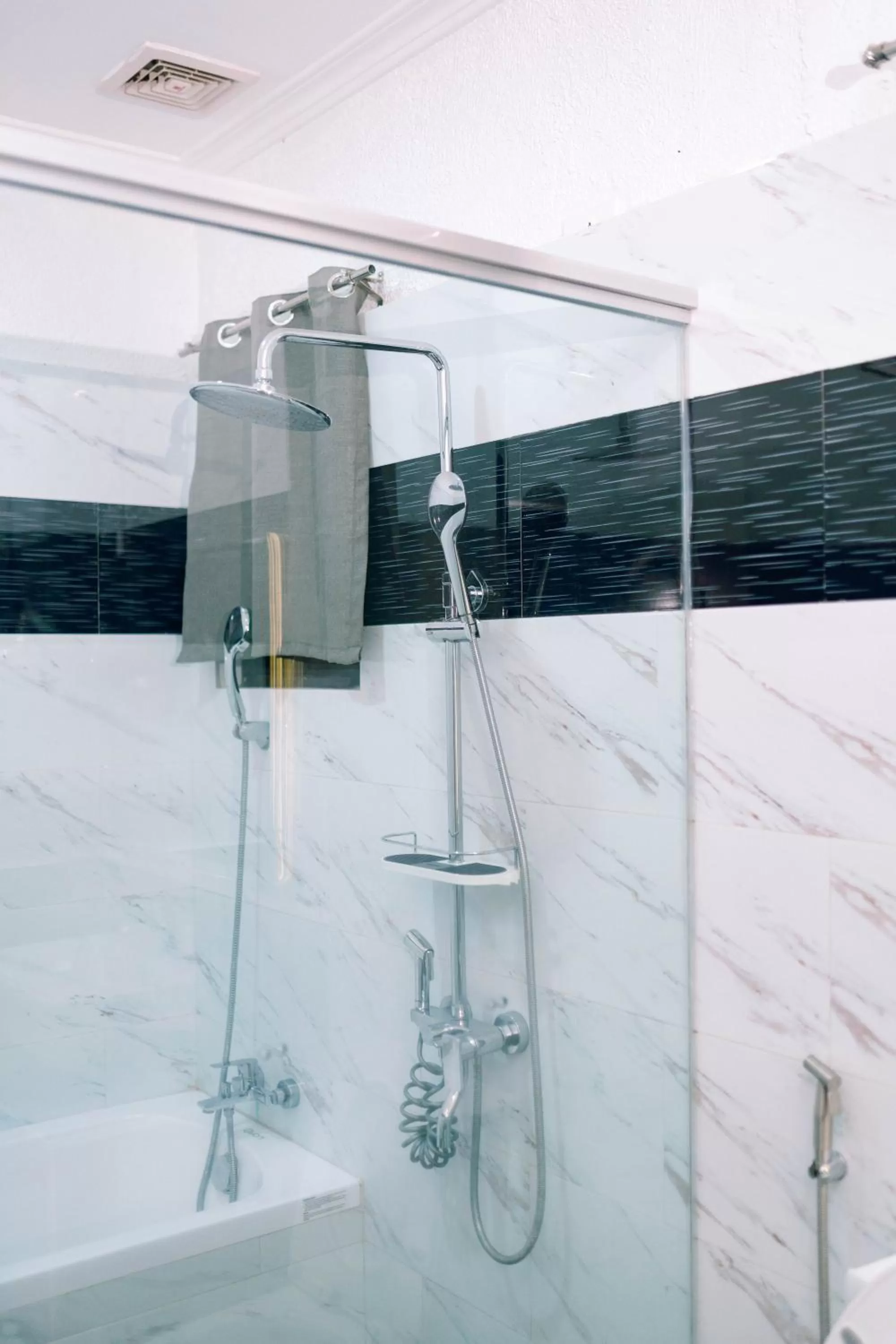 Shower in 3 Peaks Resort & Boutique Hotel