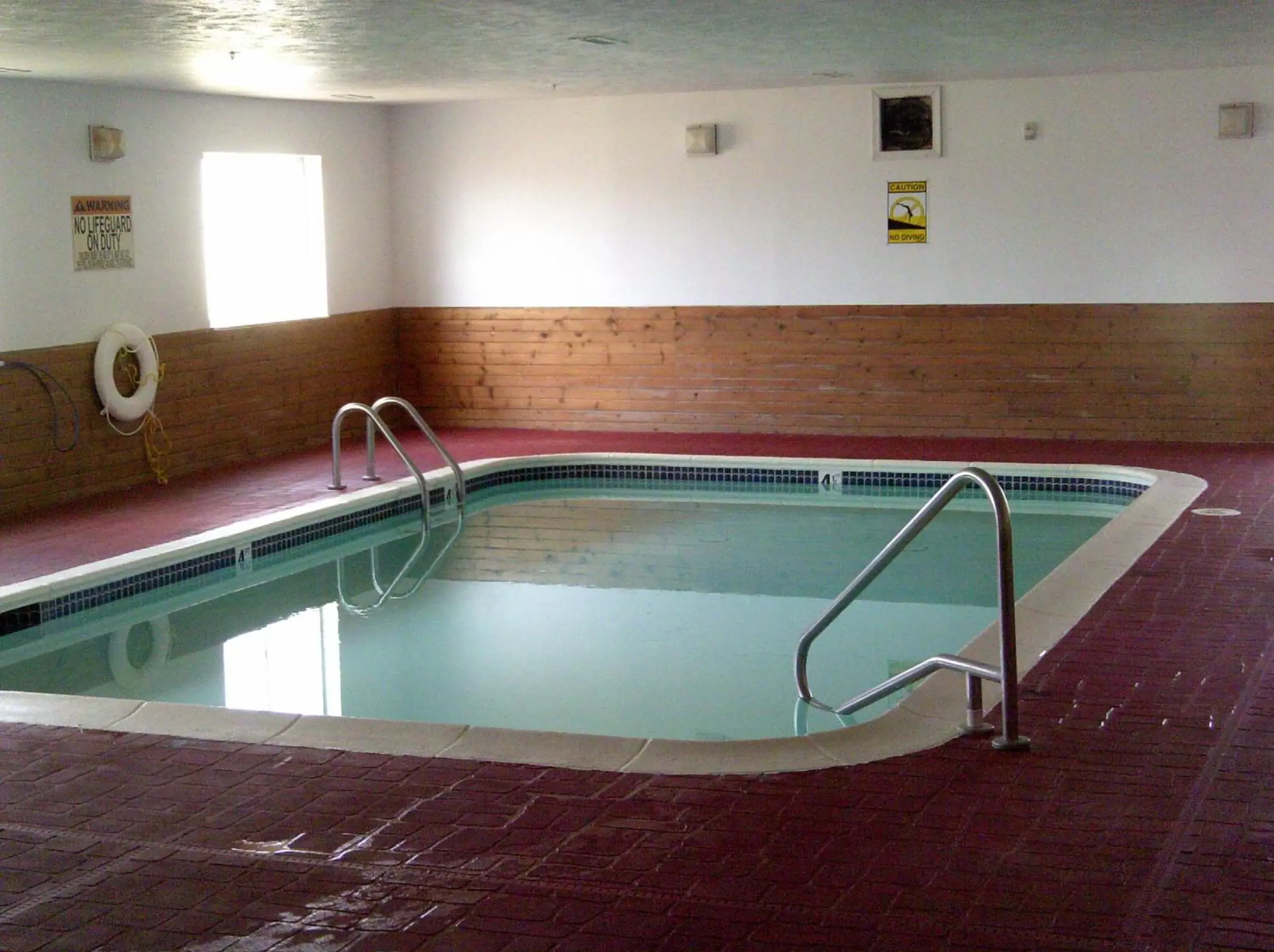 Swimming Pool in Capri Inn & Suites - Beatrice