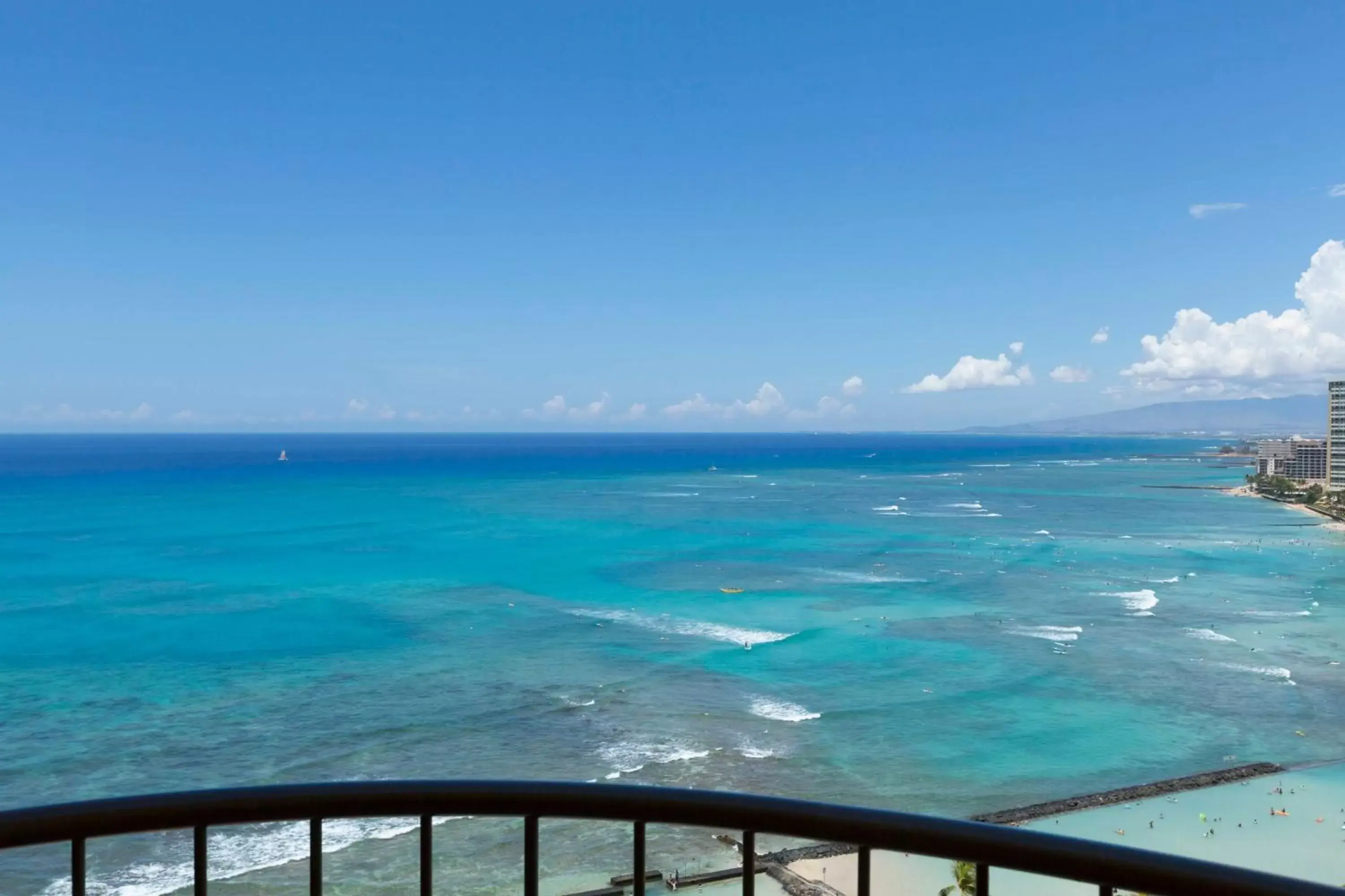 Photo of the whole room, Sea View in Waikiki Beach Marriott Resort & Spa