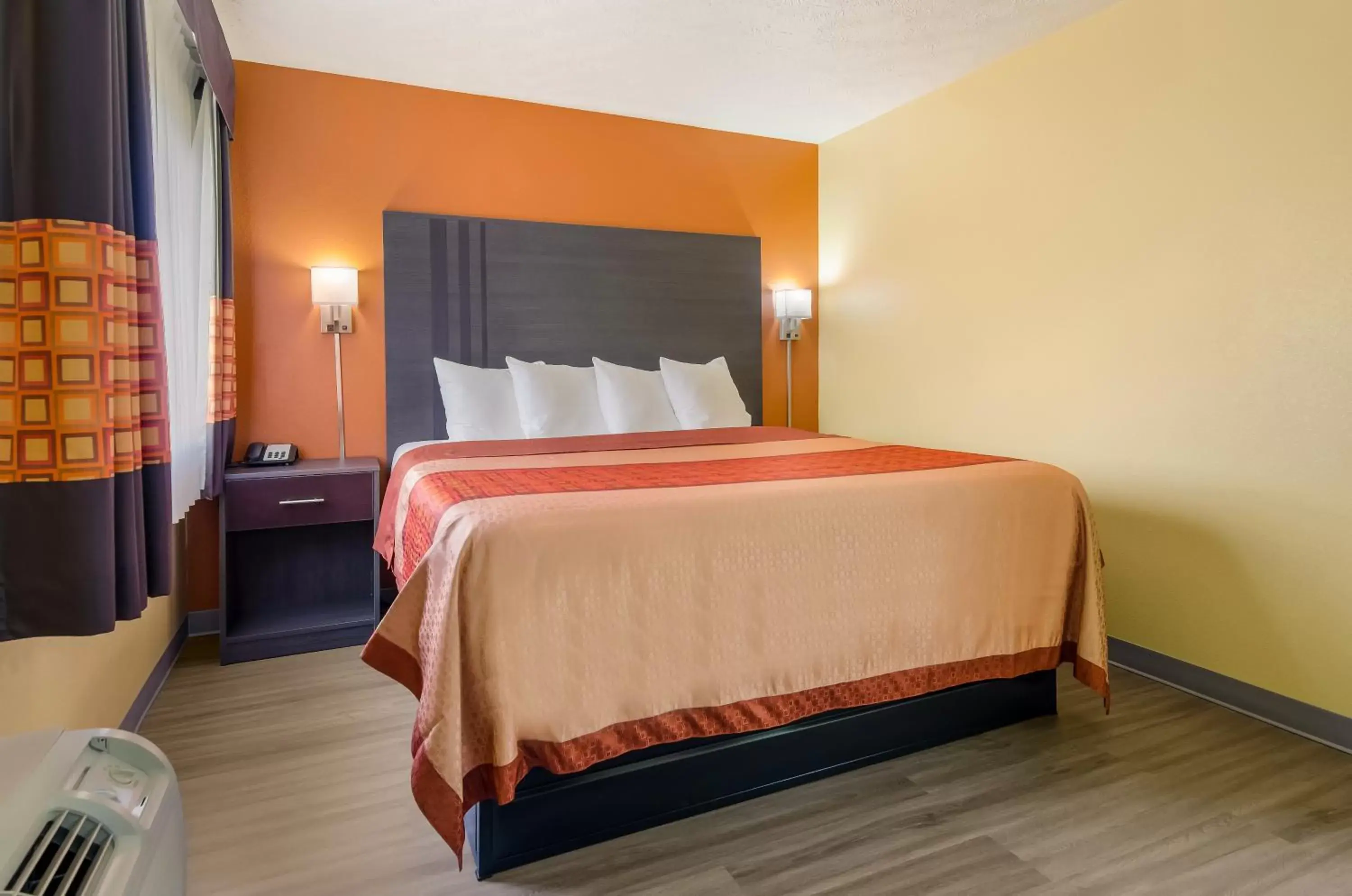Bed in Americas Best Value Inn & Suites Independence VA