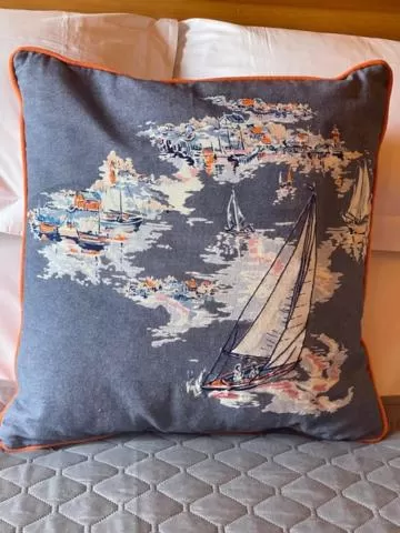 Sea and Mountain View Luxury Glamping Pods Heated