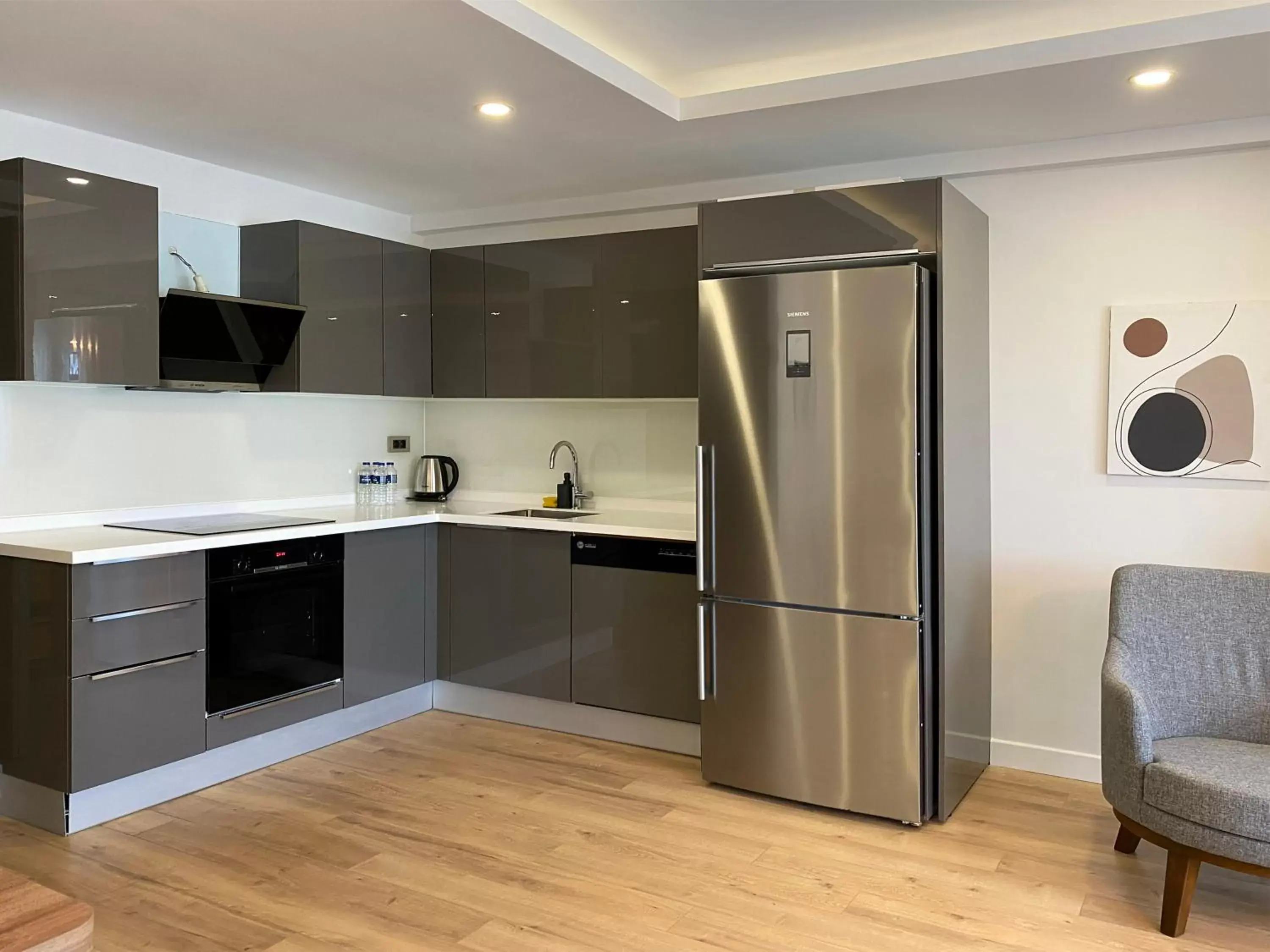 Kitchen/Kitchenette in Veranda Suites