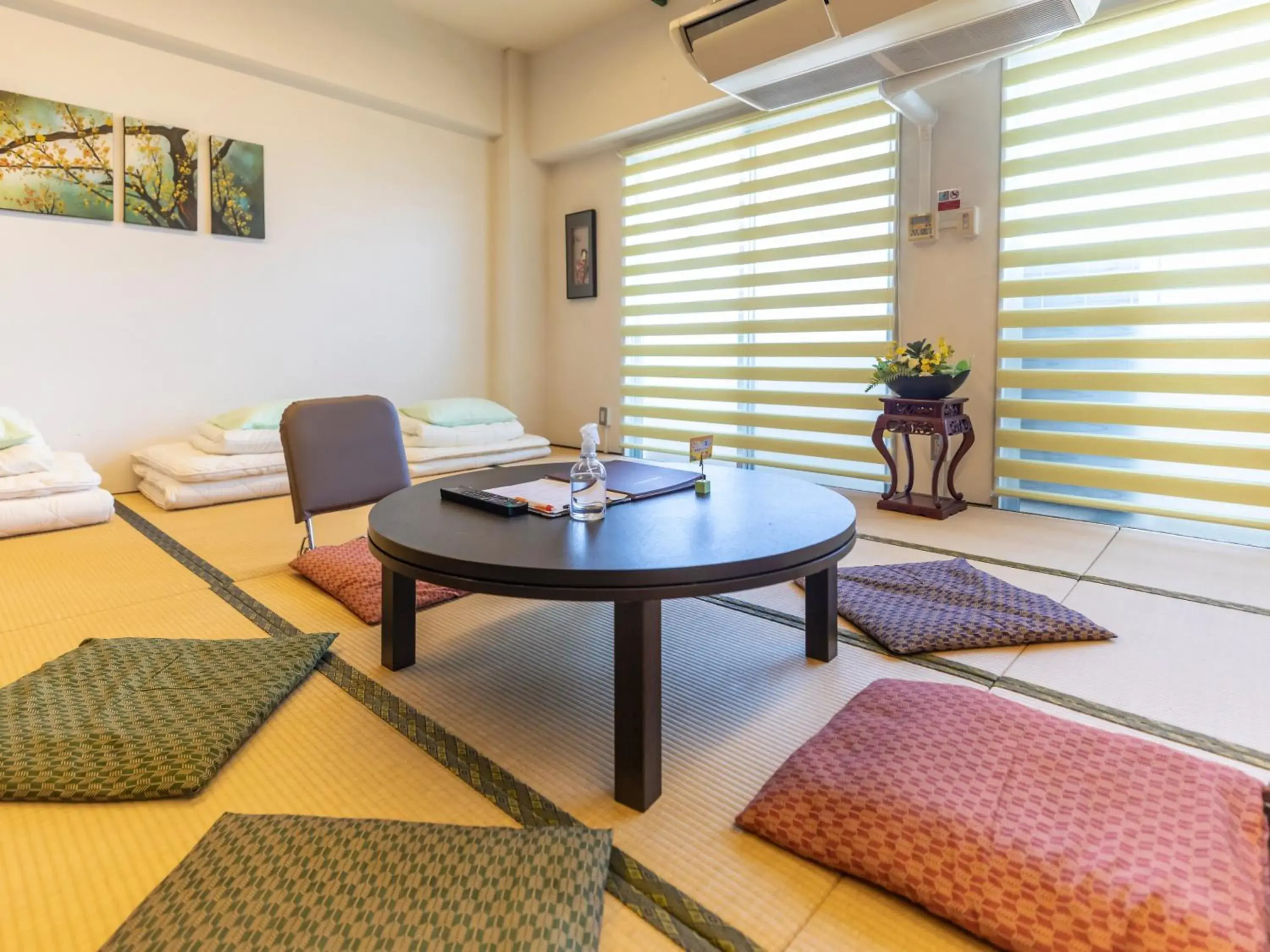 Seating Area in Omotenashi Hostel Miyajima