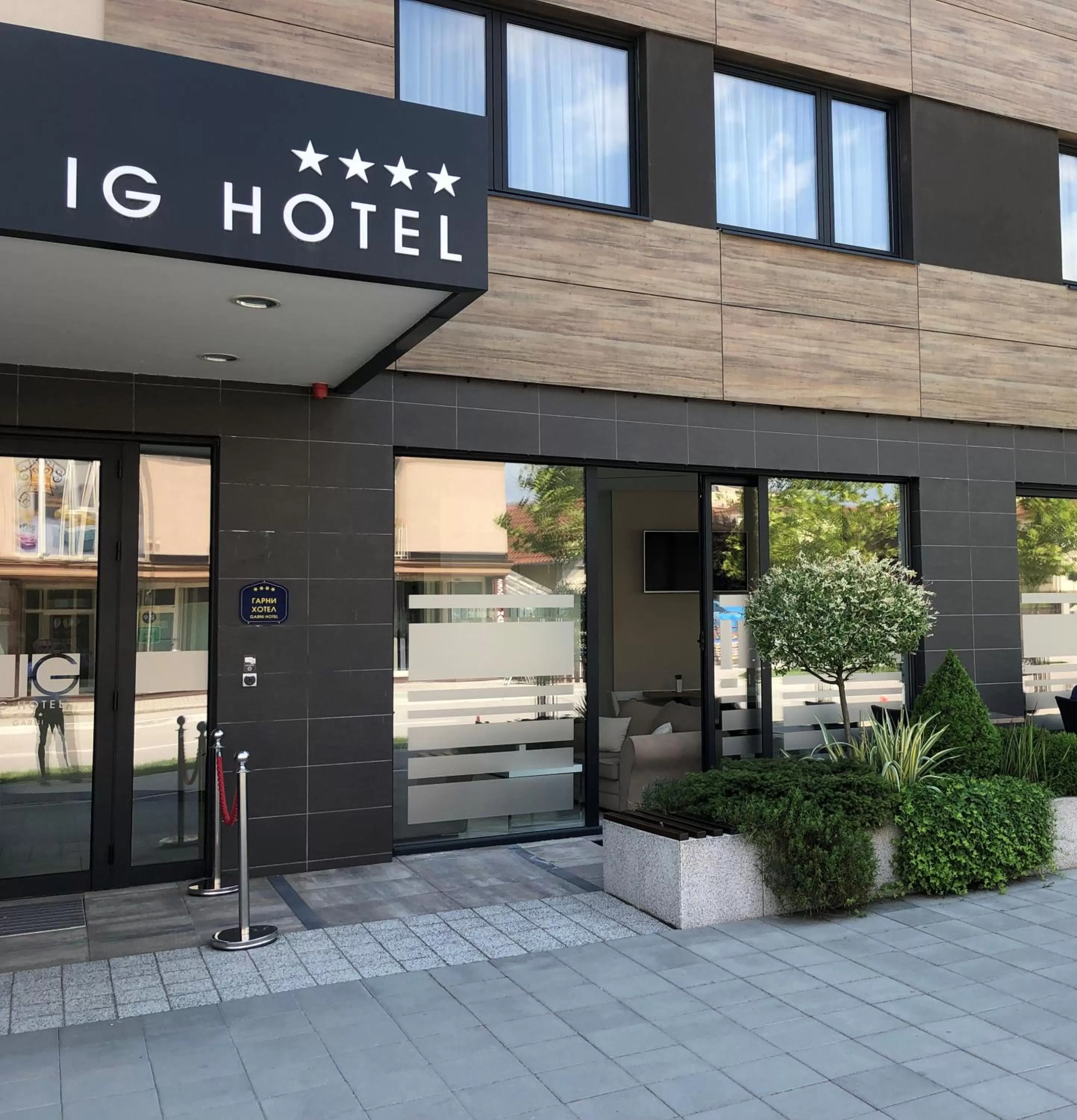 Facade/entrance in IG Hotel