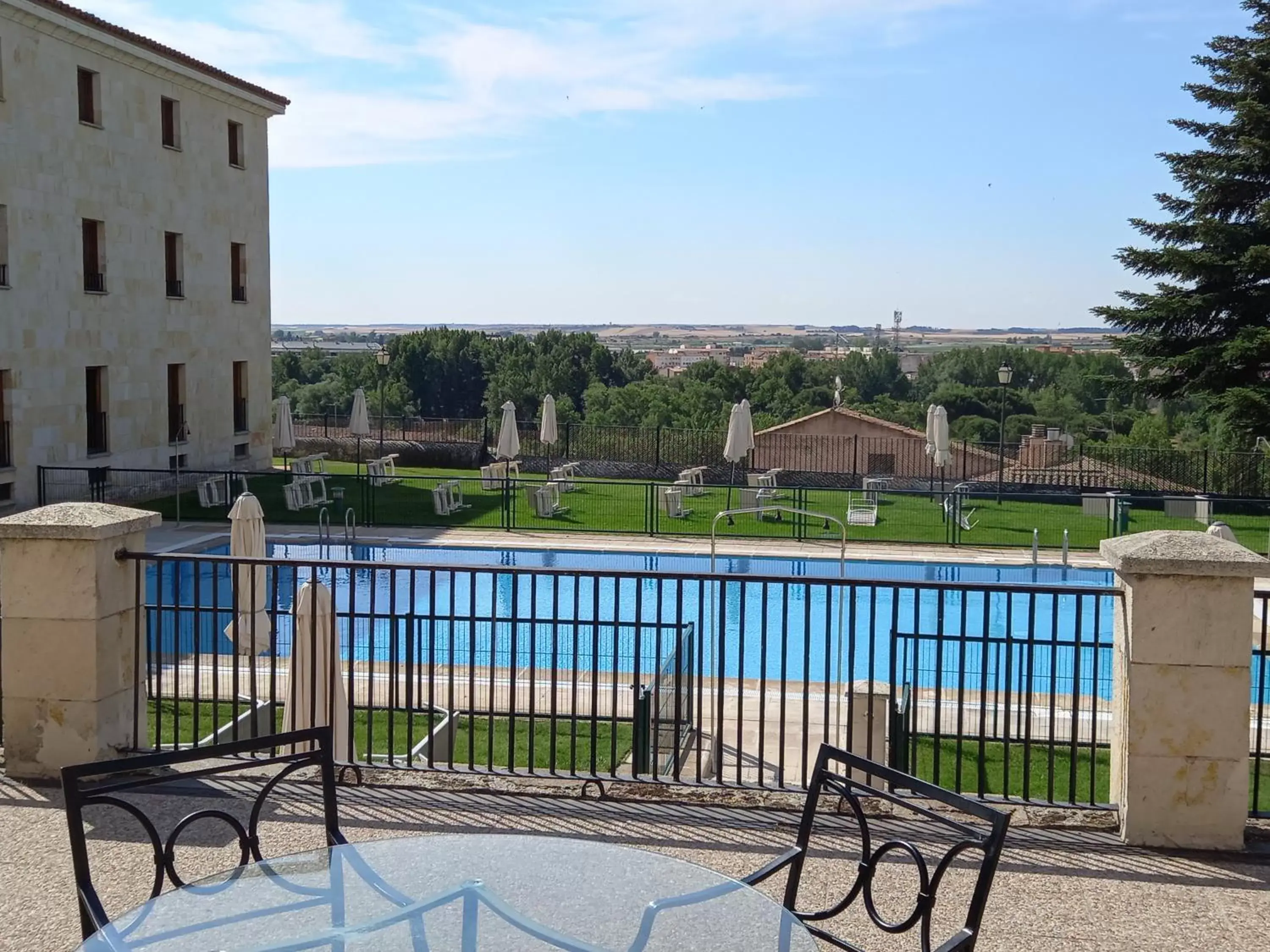 Swimming pool, Pool View in Parador de Zamora