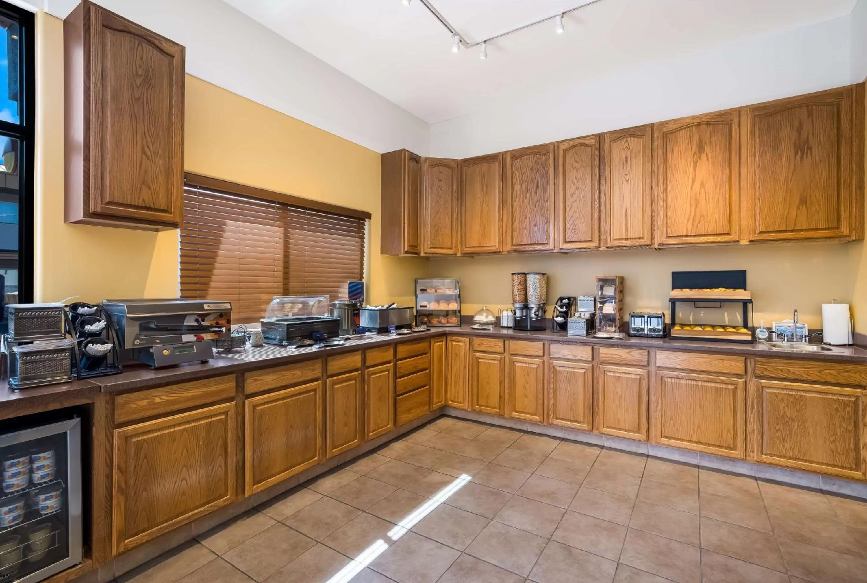 Breakfast in Best Western Plains Motel