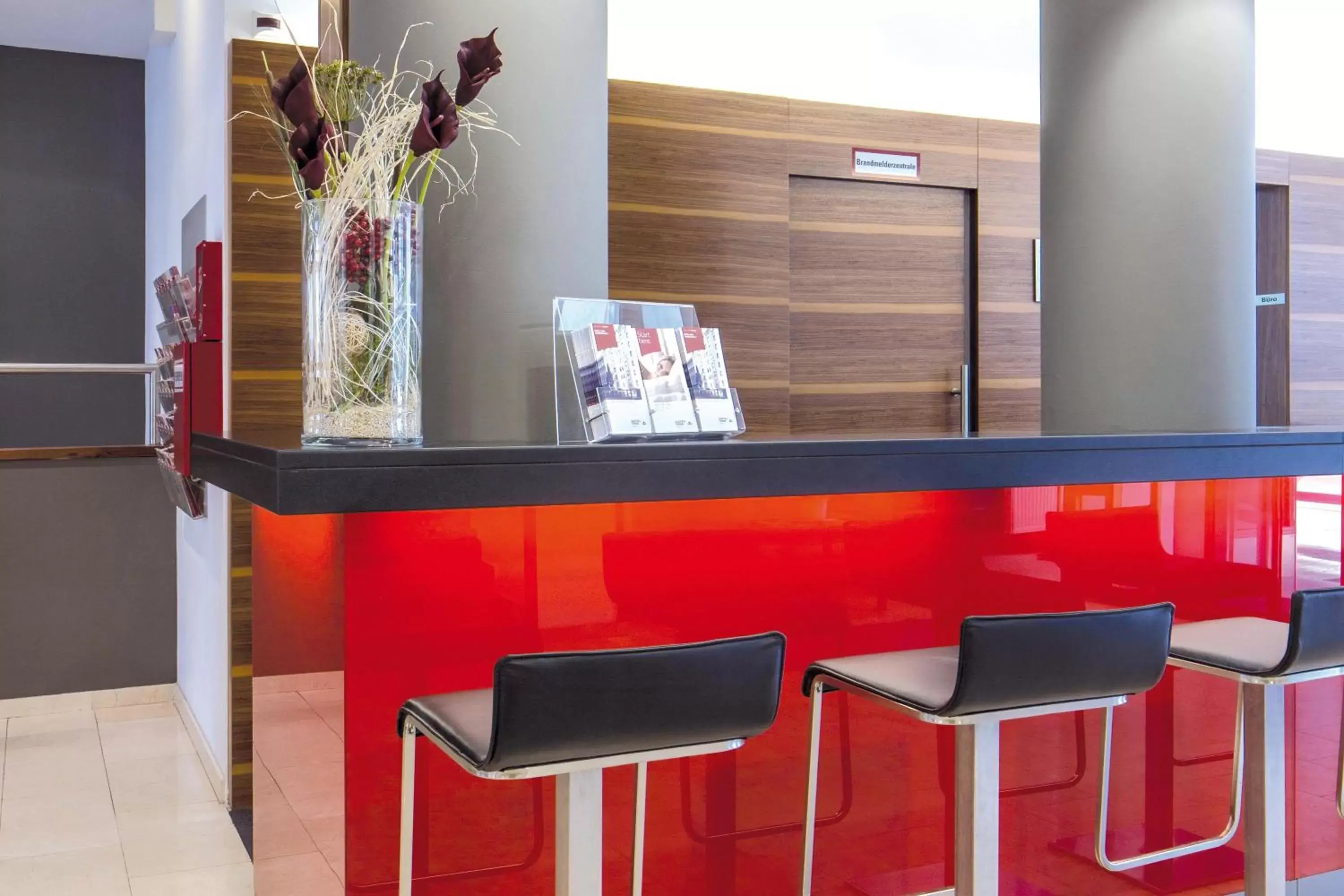 Lobby or reception in Austria Trend Hotel beim Theresianum Wien Lobby or reception in Austria Trend Hotel beim Theresianum Wien