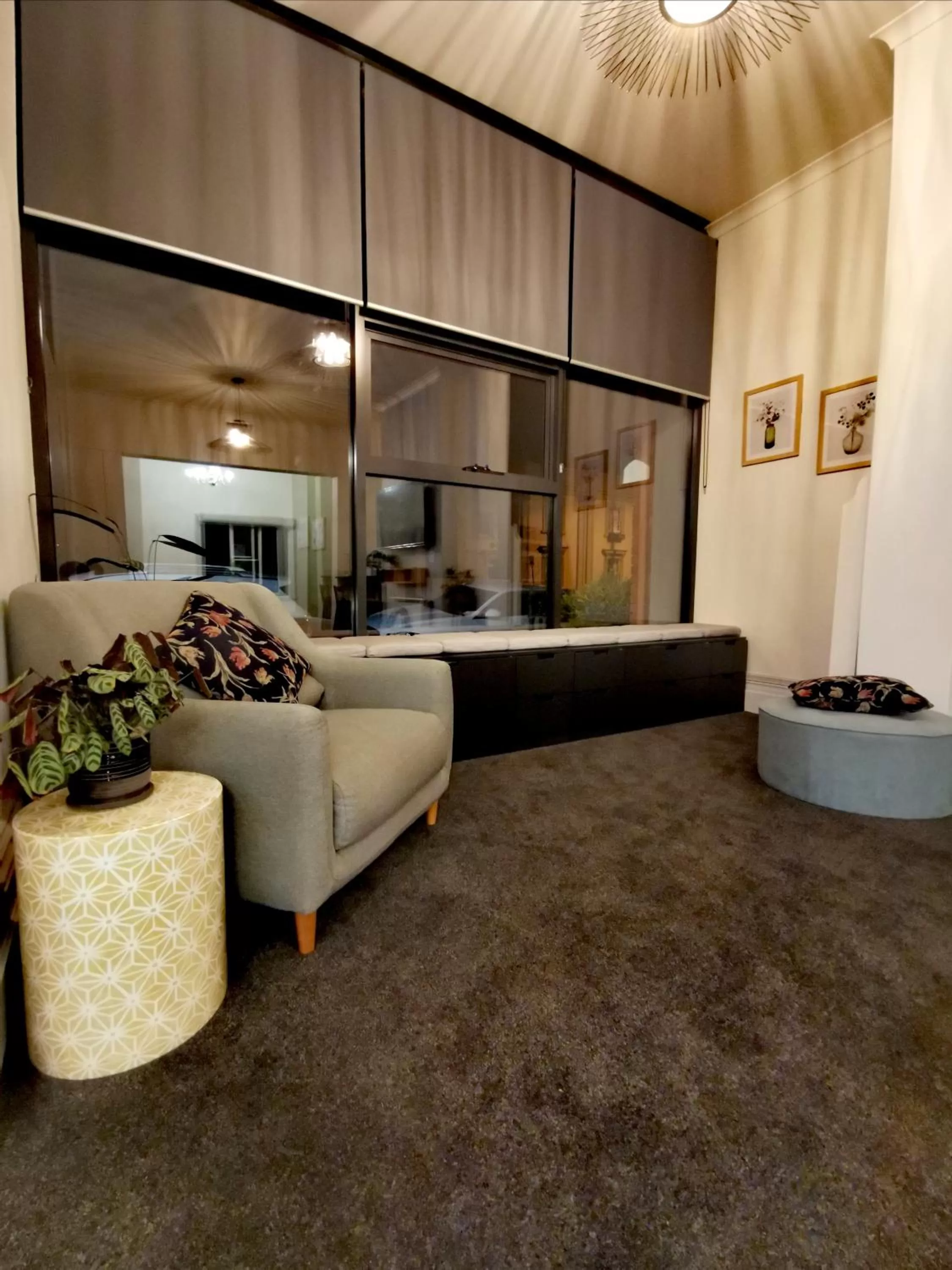 Living room, Lobby/Reception in Refresh109 on Cameron