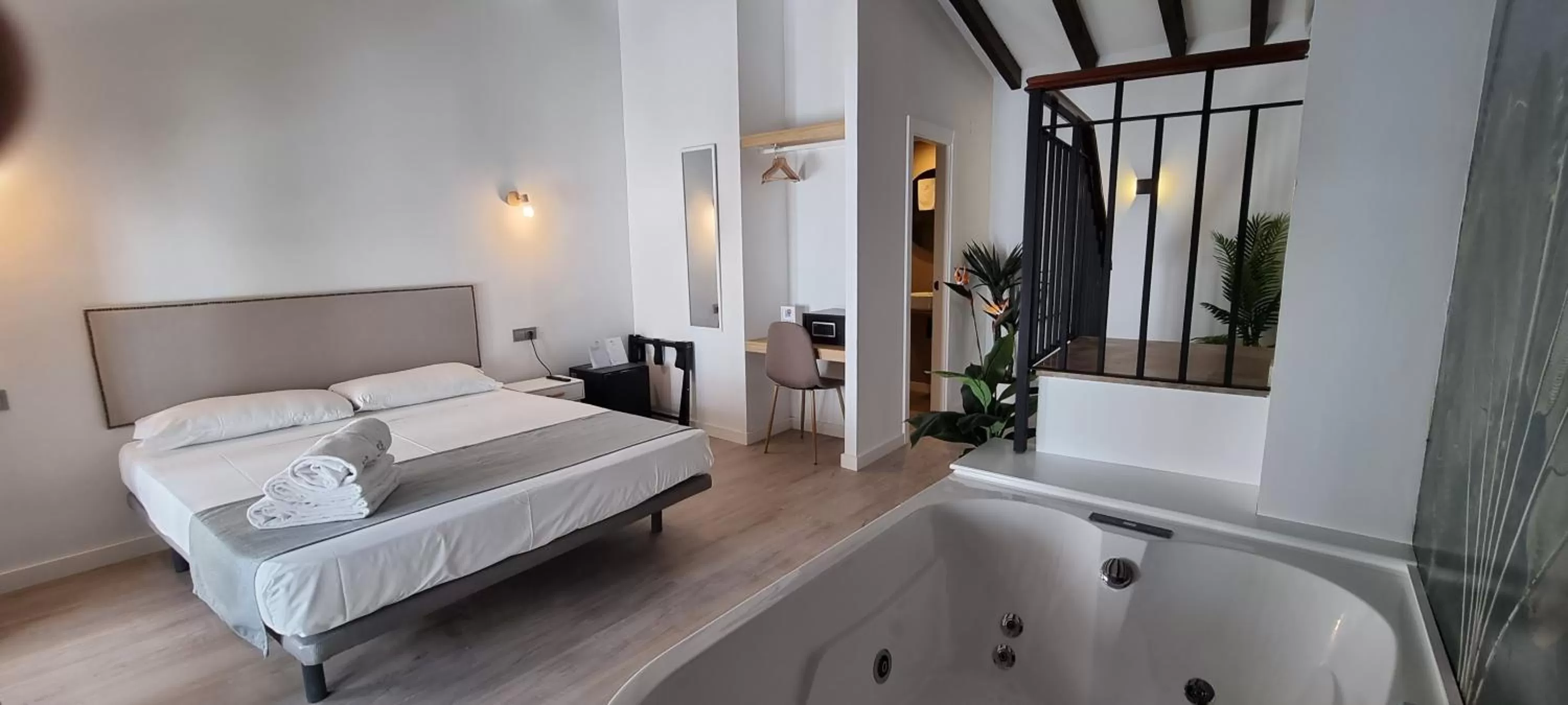 Photo of the whole room, Bed in Vitium Córdoba