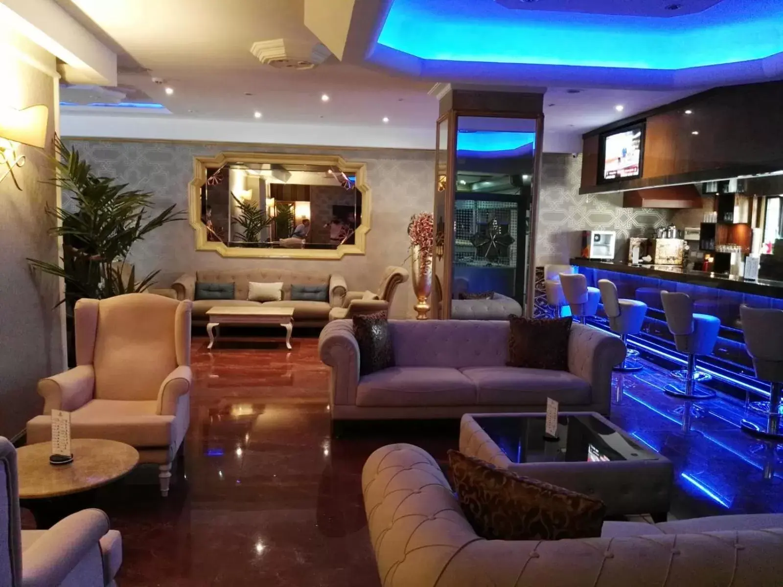 Property building, Lounge/Bar in Hermanos Hotel