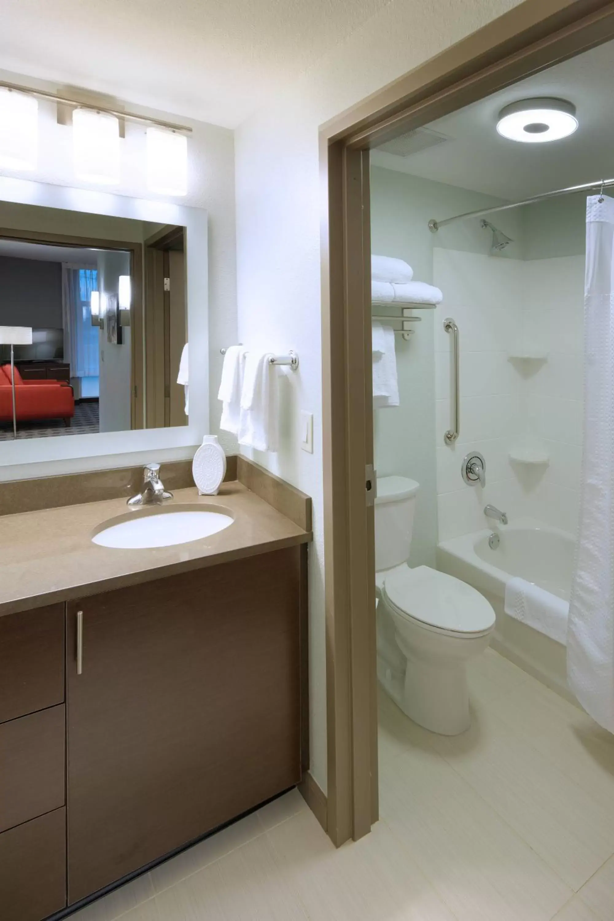 Bathroom in TownePlace Suites by Marriott Springfield