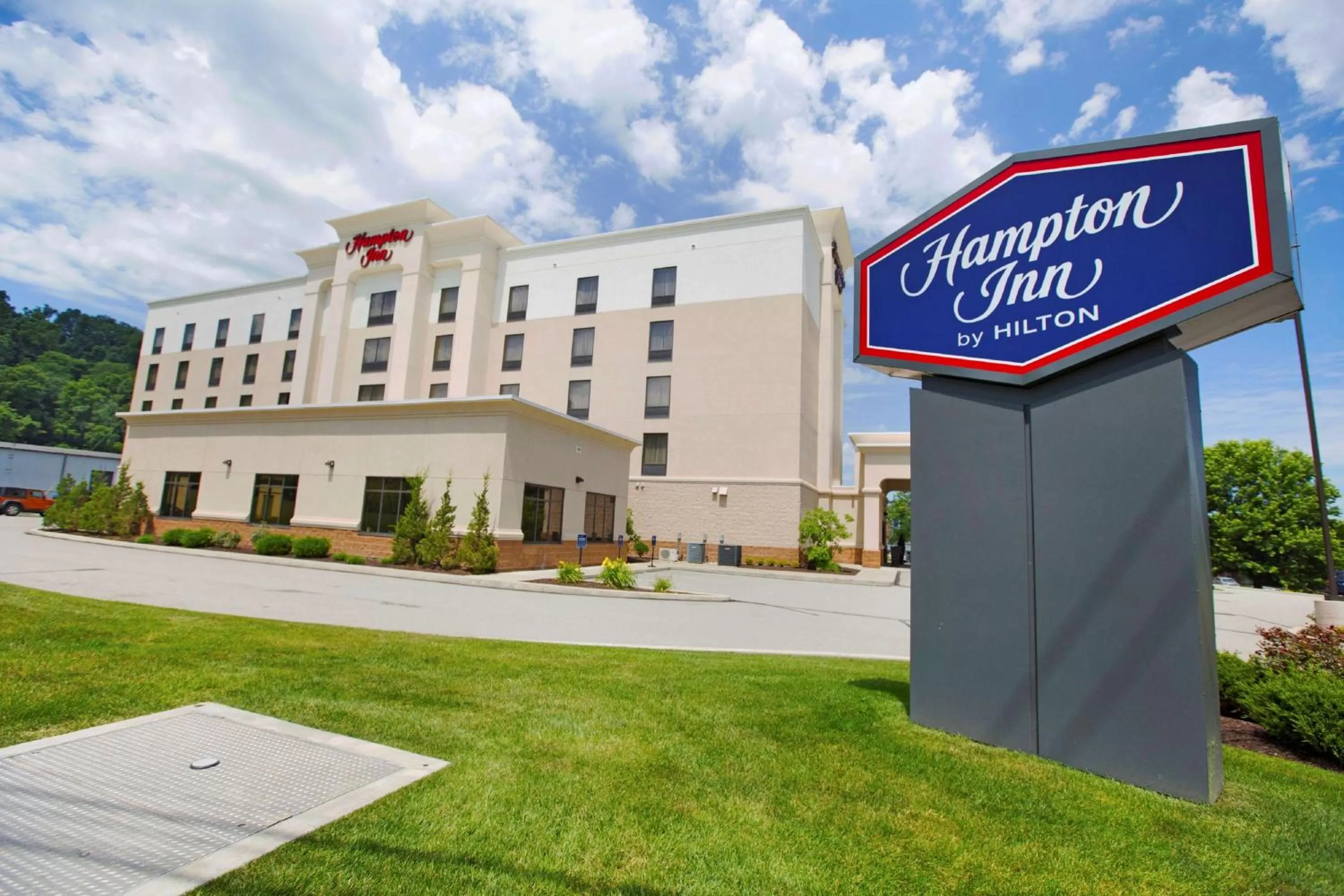Property building in Hampton Inn Bridgeville
