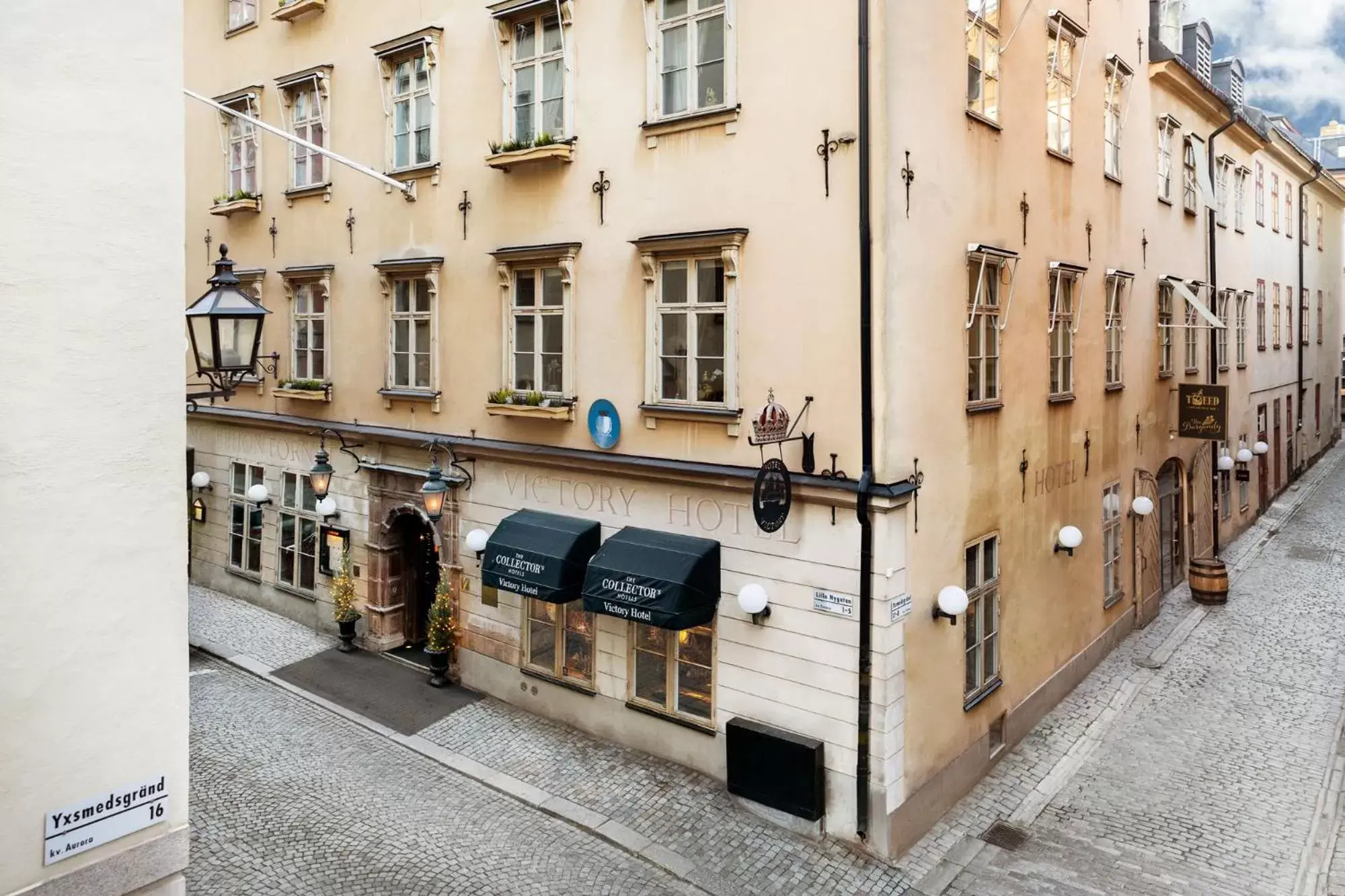 Facade/entrance, Neighborhood in Victory Hotel