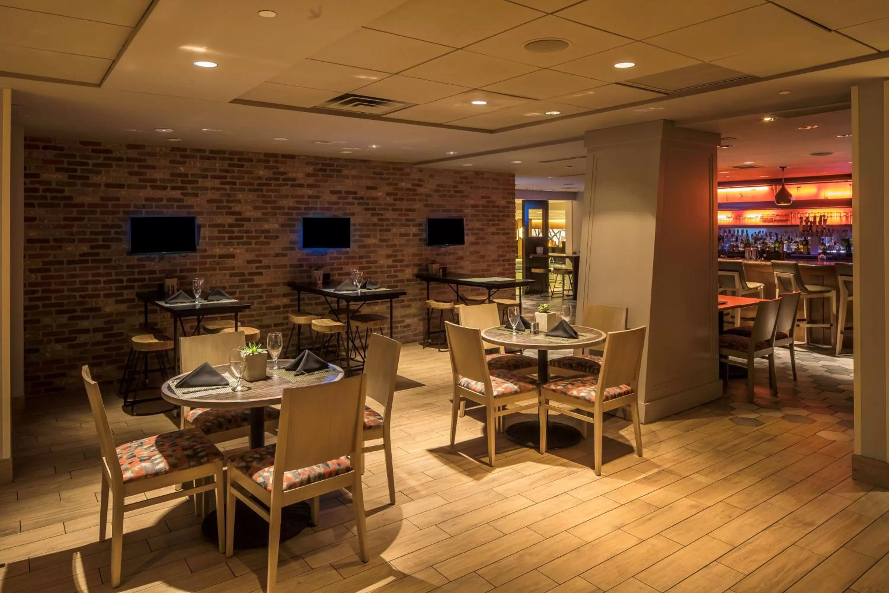 Lounge or bar in DoubleTree by Hilton Hotel & Suites Pittsburgh Downtown