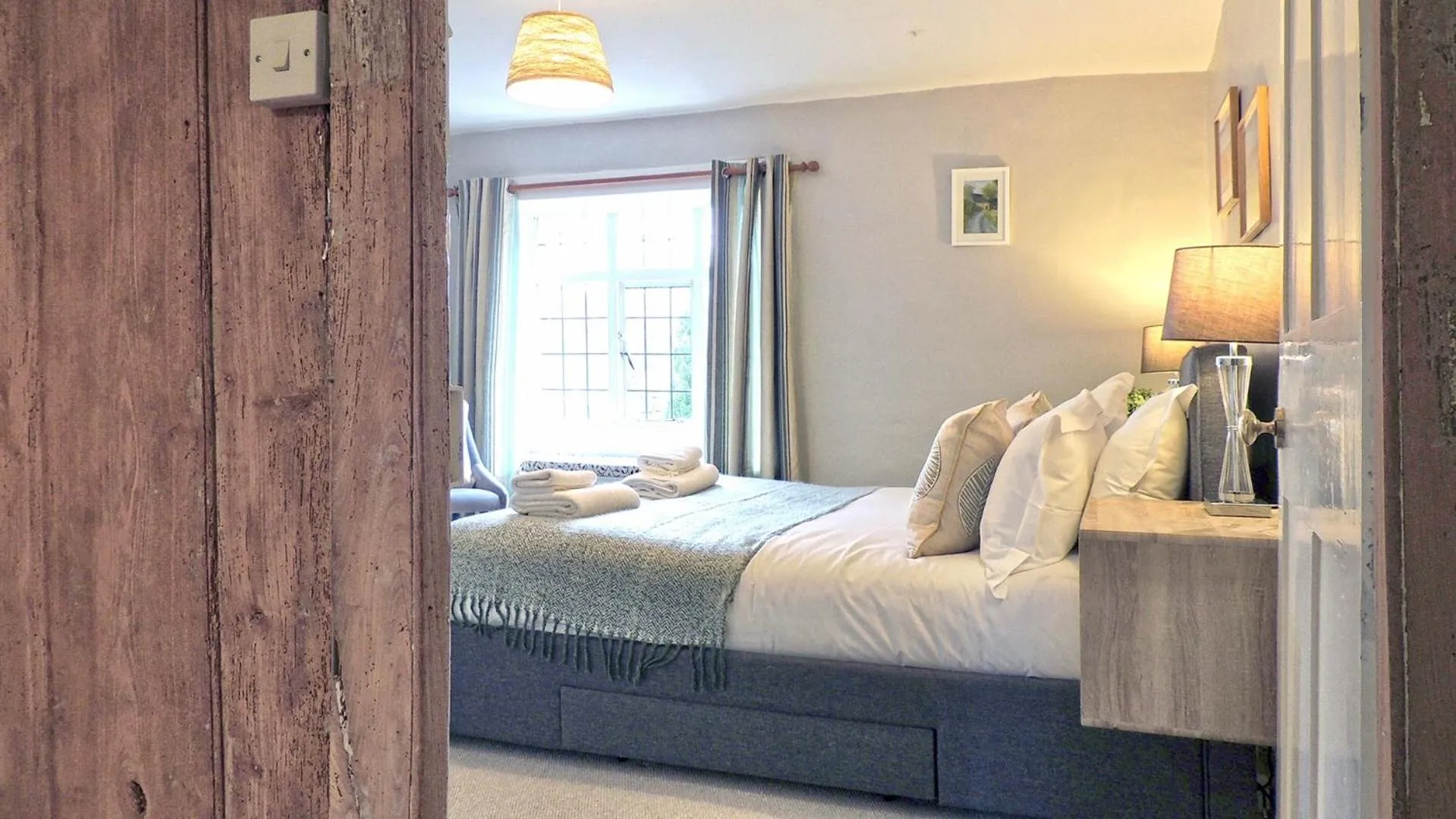 Magnolia Cottage-Exclusive Cotswold Package