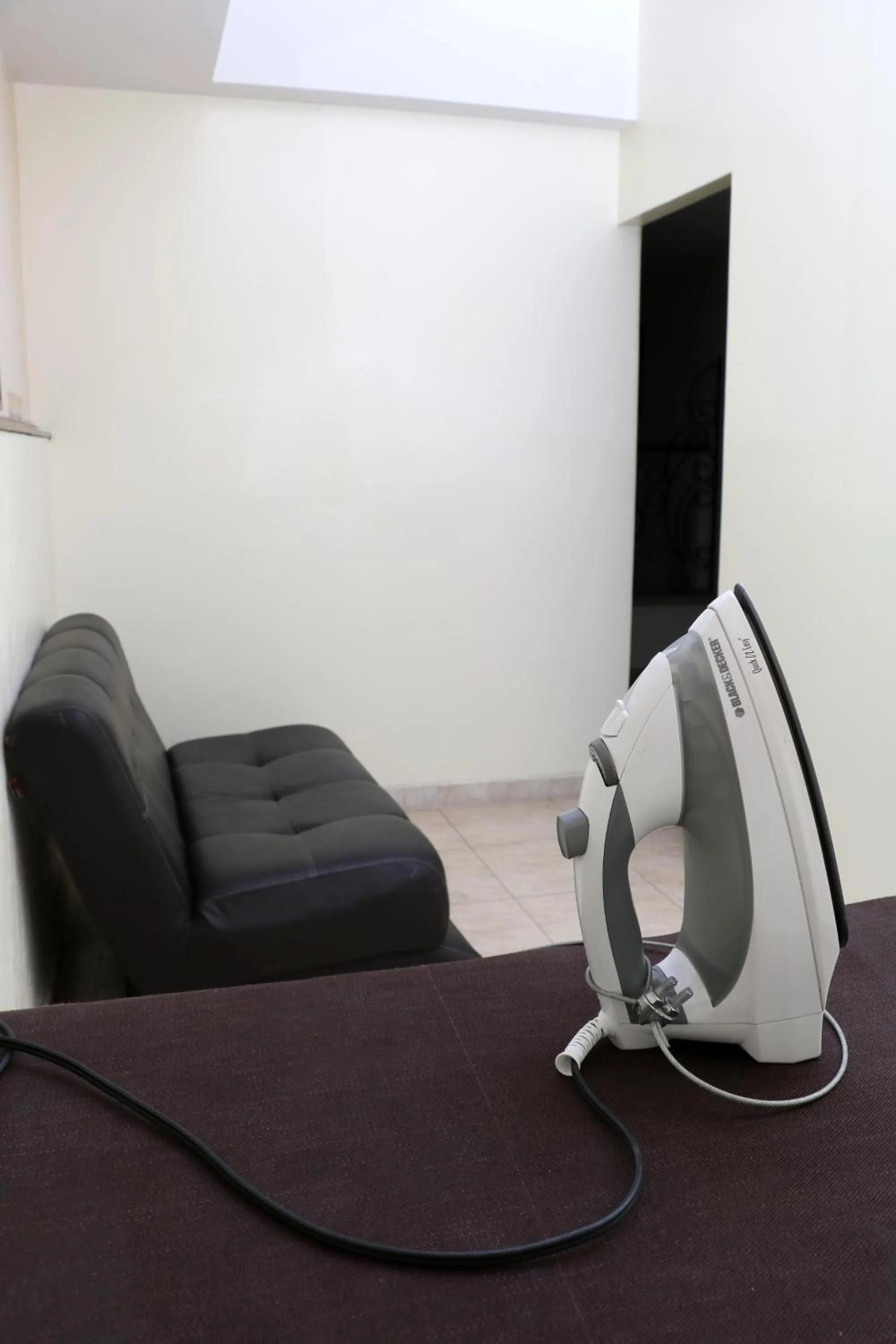 trouser press in Hotel America Palacio