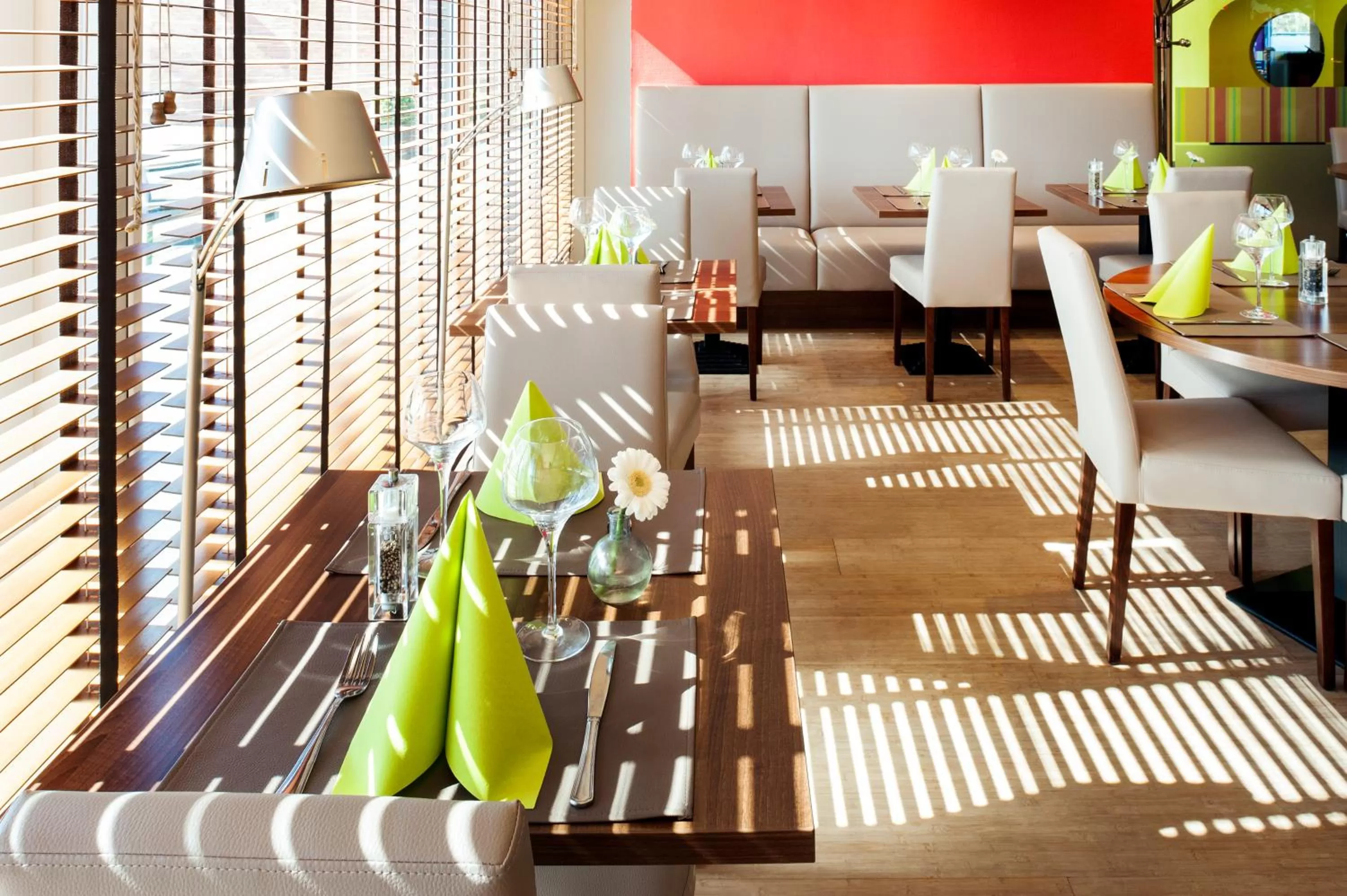 Restaurant/places to eat in ibis Styles Louvain-la-Neuve Hotel and Events