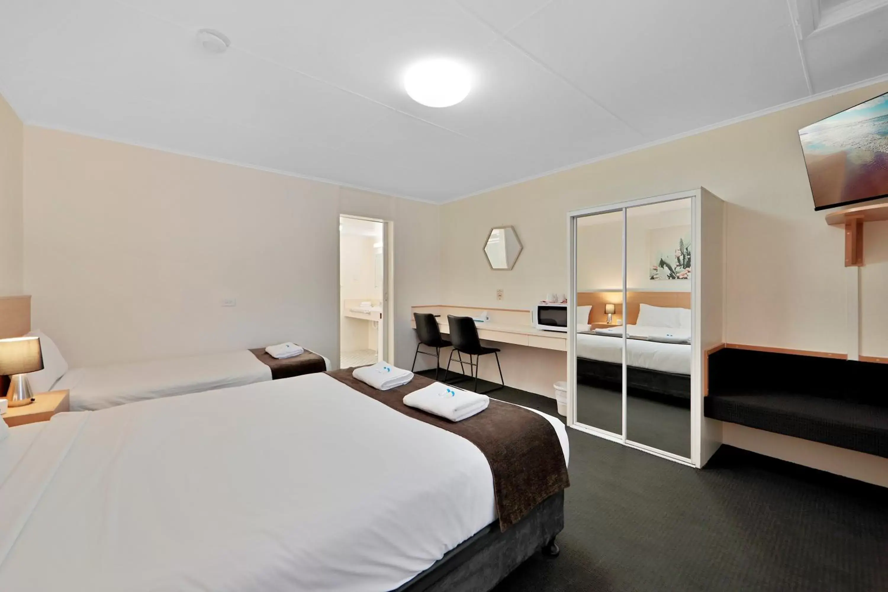 Bed in Oscar Motel Bed in Oscar Motel