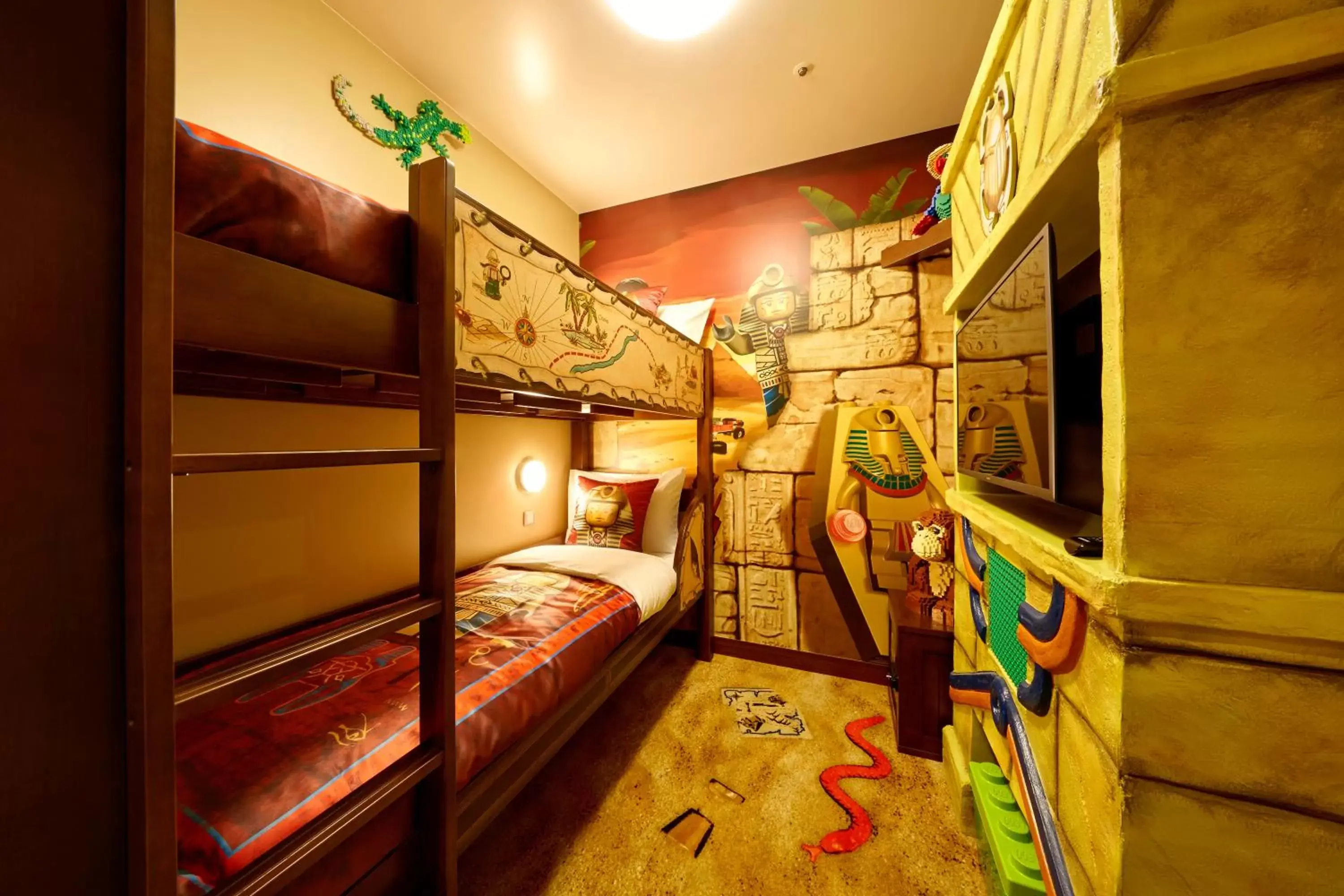 Bunk Bed in LEGOLAND Japan Hotel