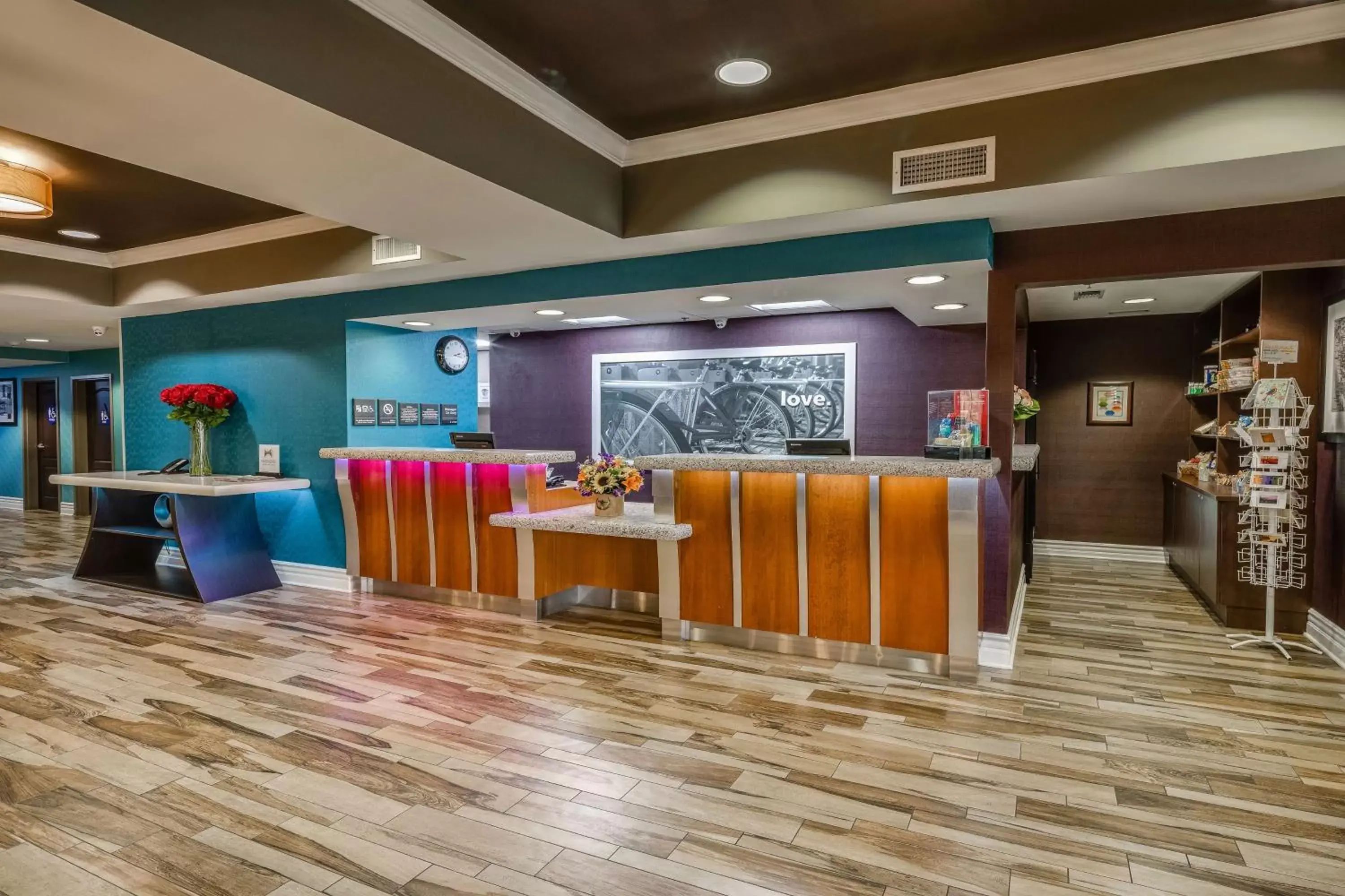 Lobby or reception in Hampton Inn San Francisco Airport