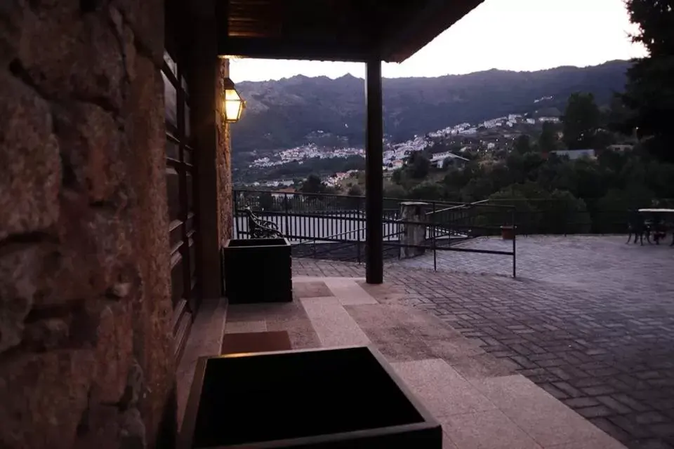 Balcony/Terrace, Mountain View in Alojamento Santa Clara
