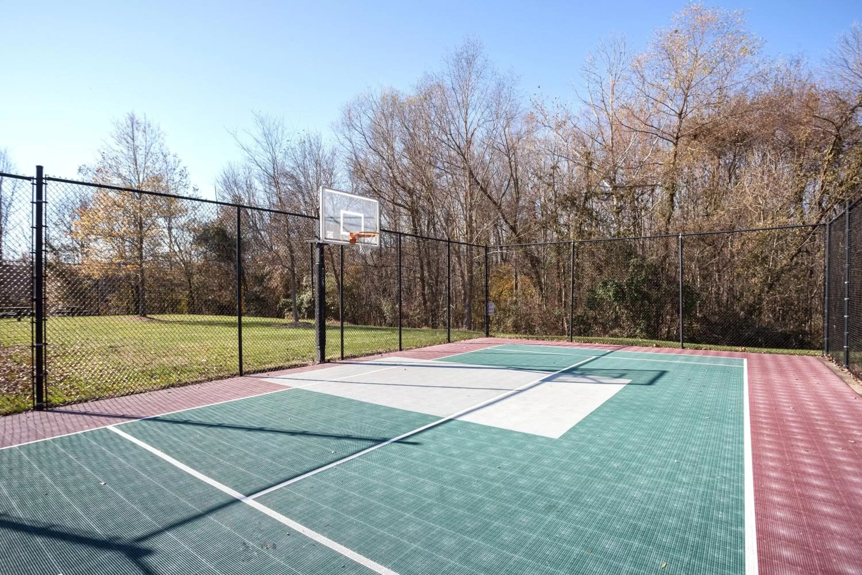 Area and facilities, Tennis/Squash in Candlewood Suites Durham - RTP, an IHG Hotel