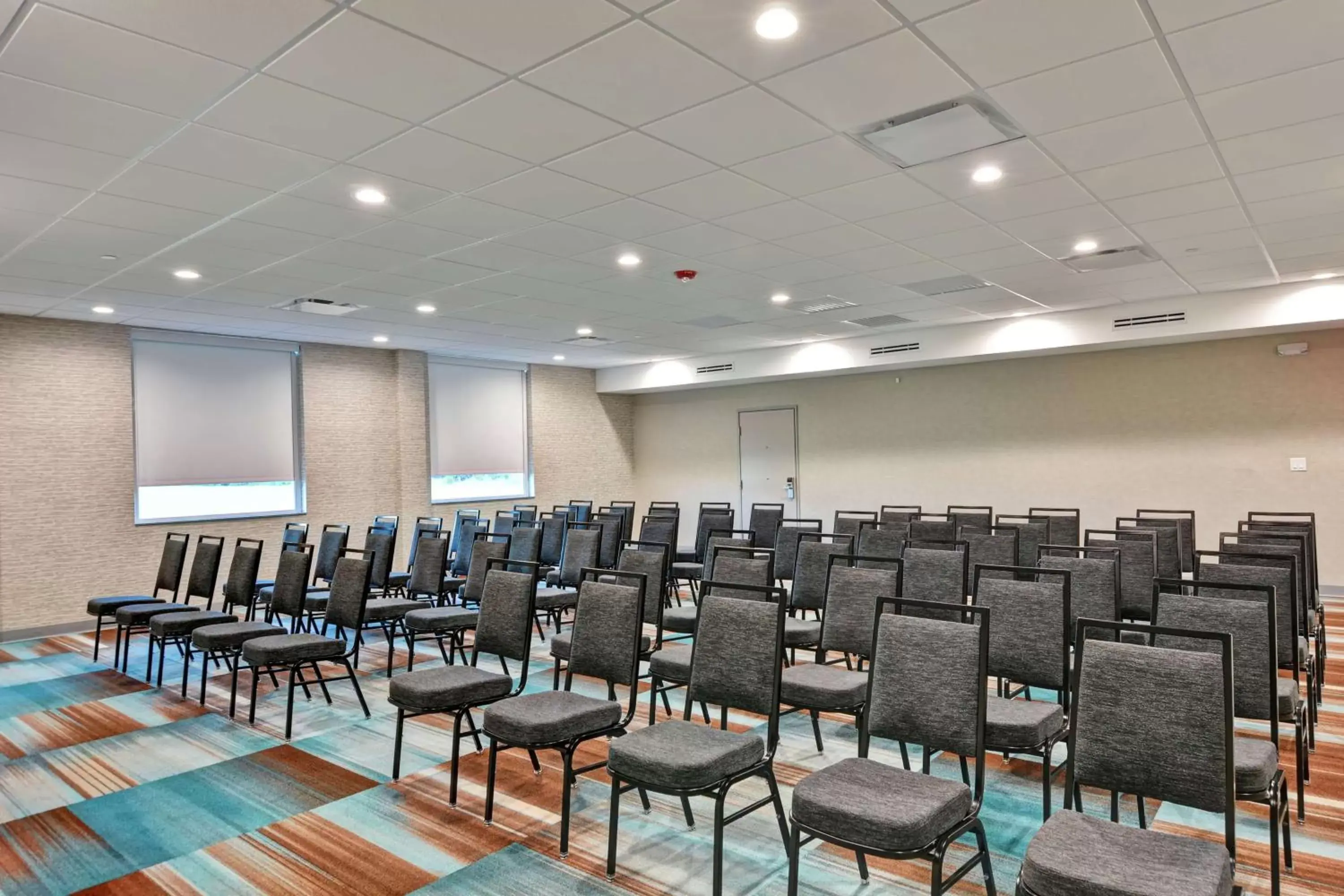 Meeting/conference room in Home2 Suites by Hilton La Porte