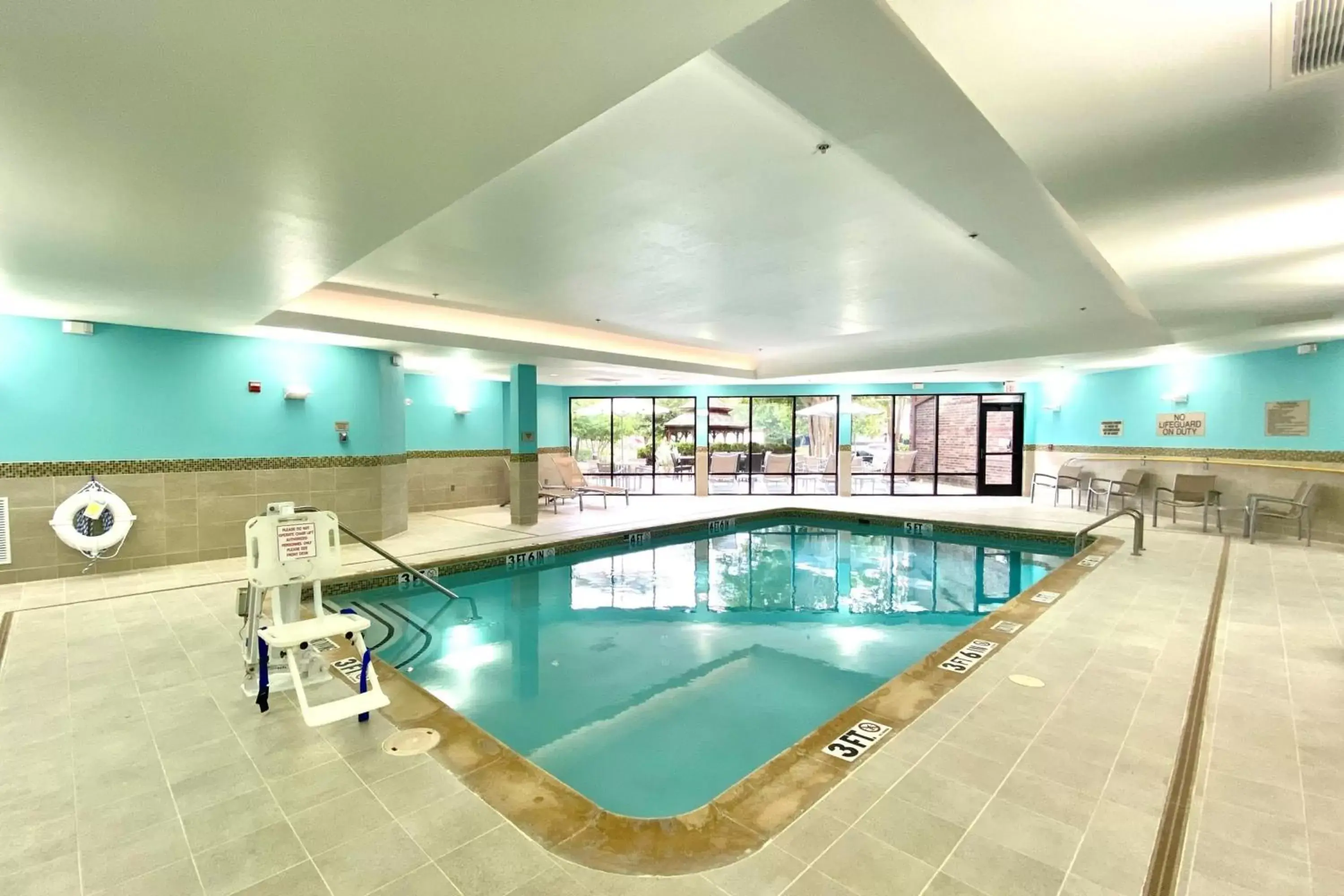 Swimming Pool in SpringHill Suites by Marriott Dallas DFW Airport East Las Colinas Irving