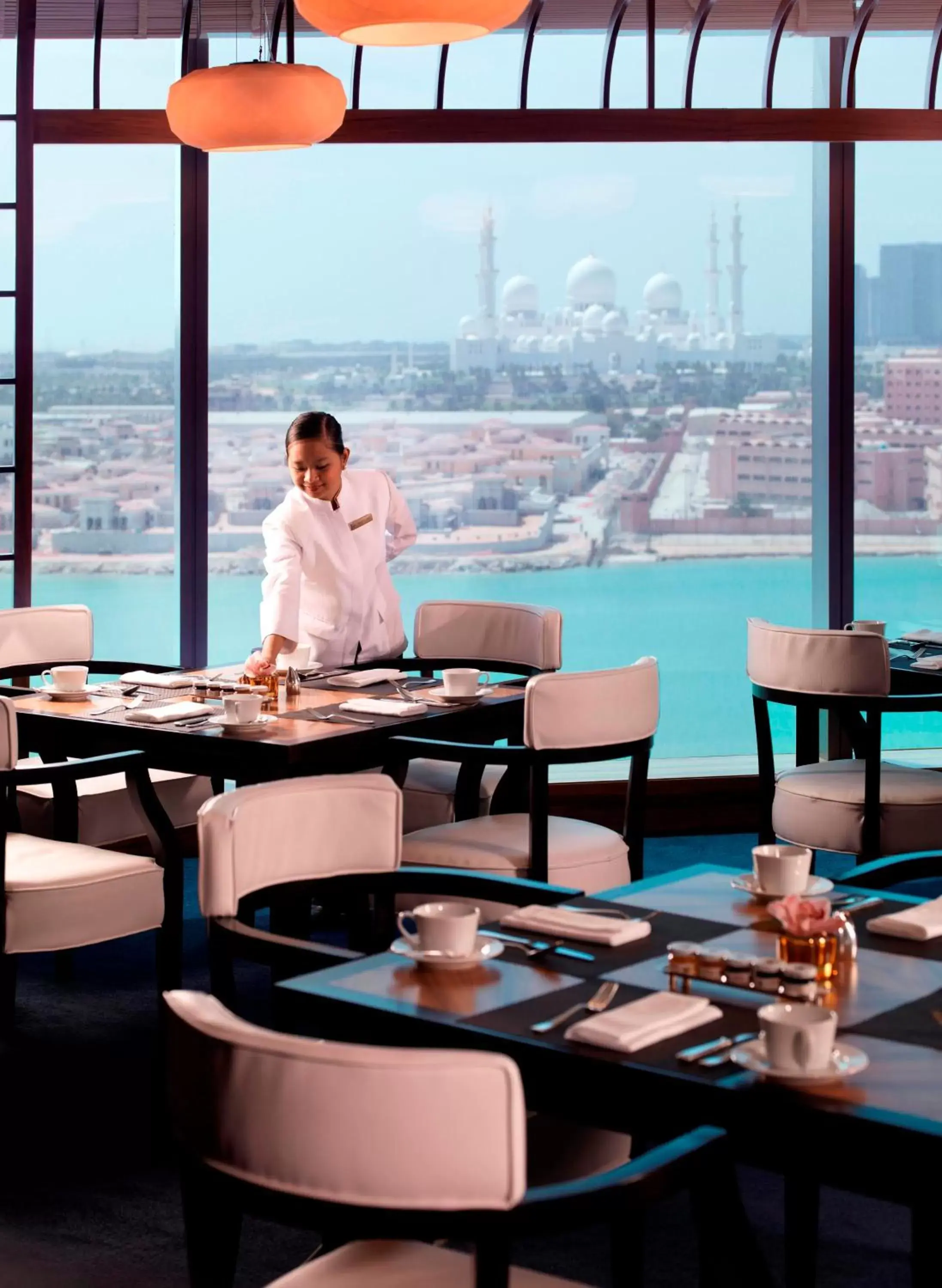 Restaurant/Places to Eat in Fairmont Bab Al Bahr